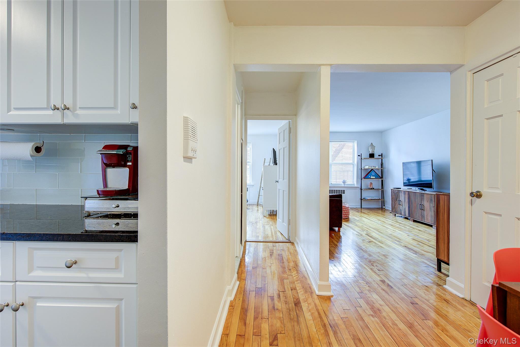 #5 photo, 33-15 81st Street, 皇后區 傑克遜高地 Jackson Heights , NY 11372