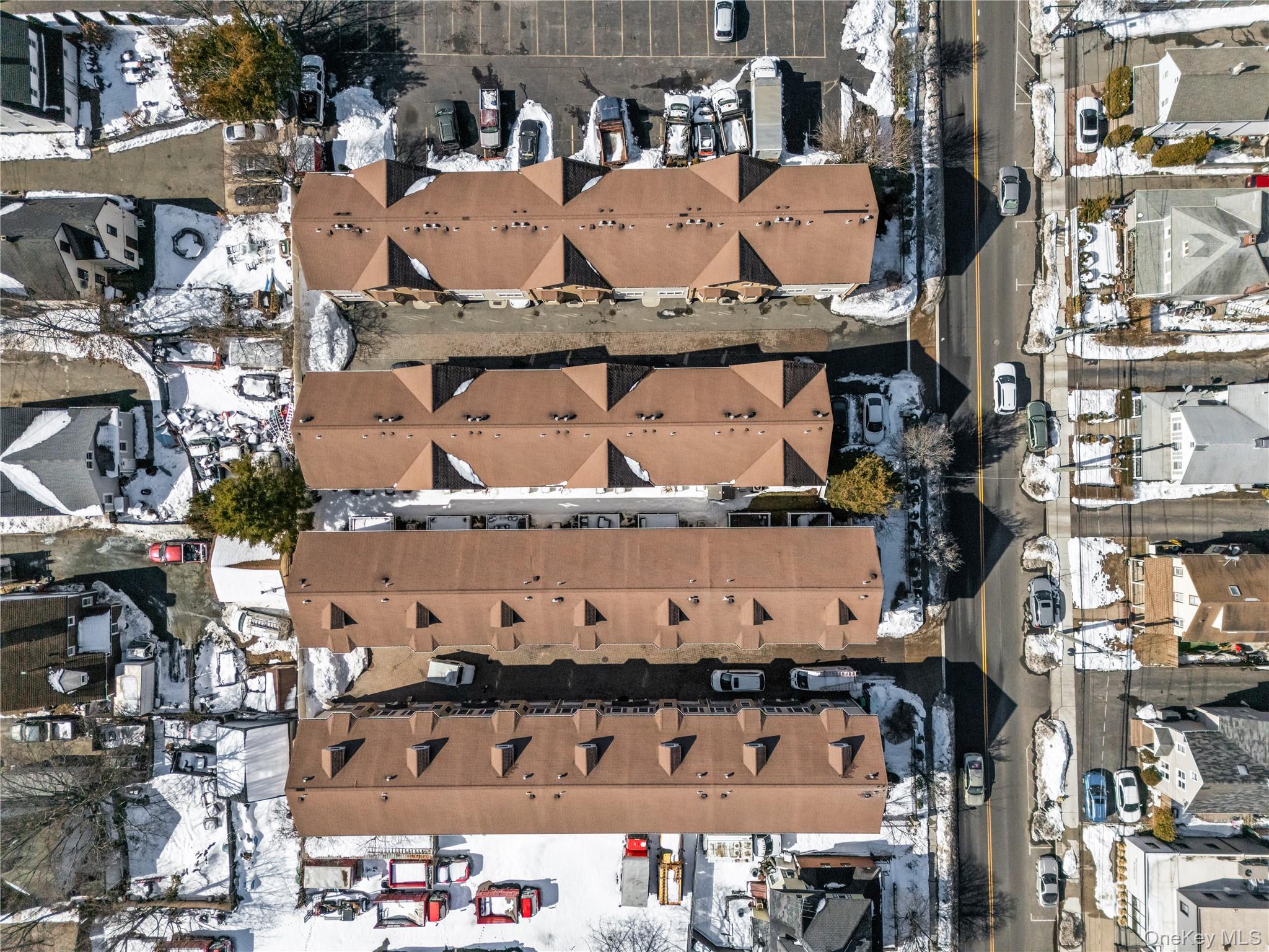 #2 photo, 330 Maple Avenue, নাসাউ কাউন্টি Westbury , NY 11590