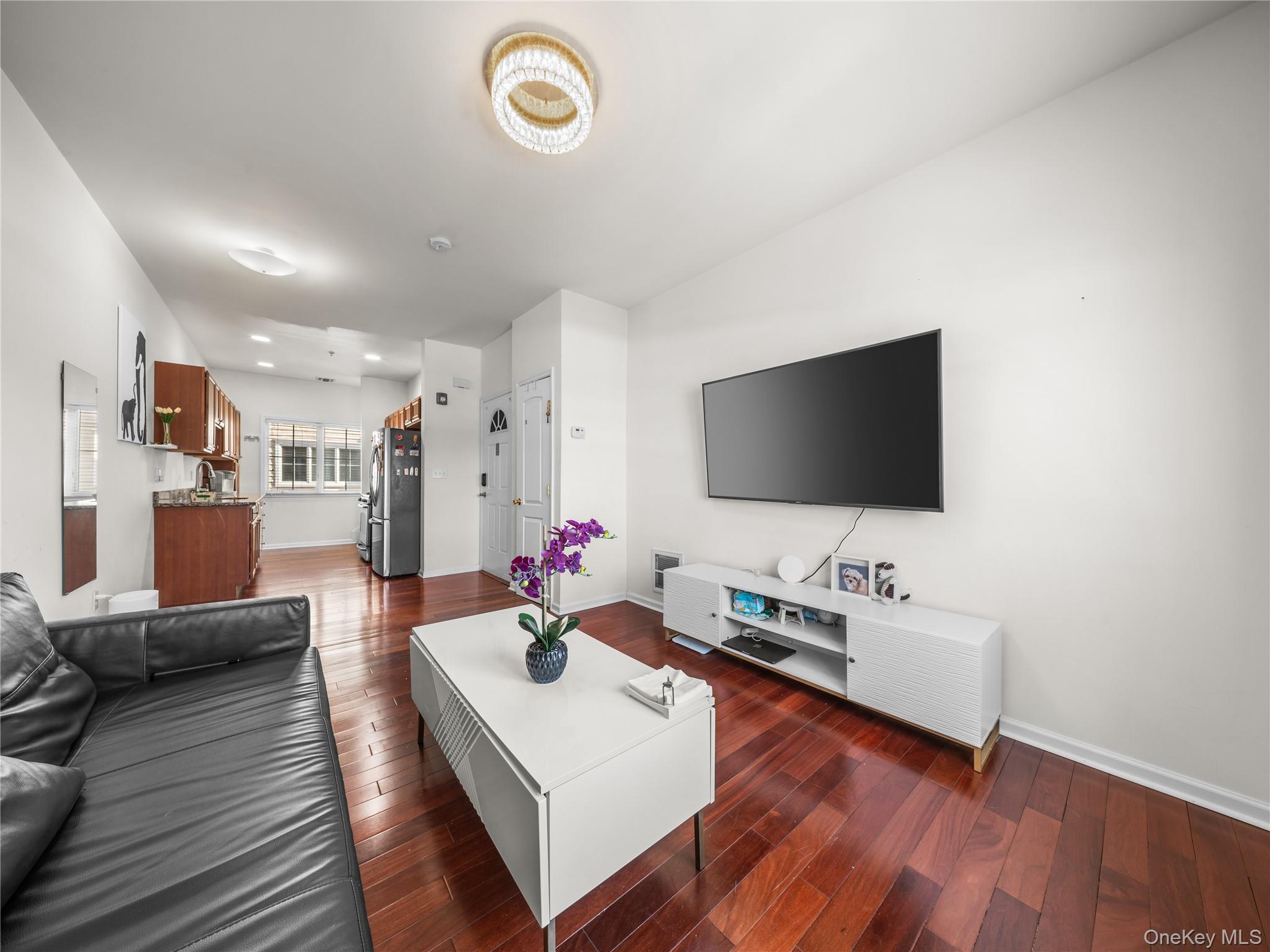 #7 photo, 330 Maple Avenue, Westbury , NY 11590