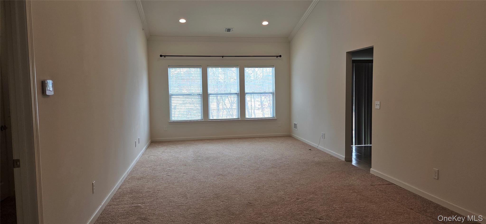 #10 photo, 41 Greentree Court, Shirley , NY 11967