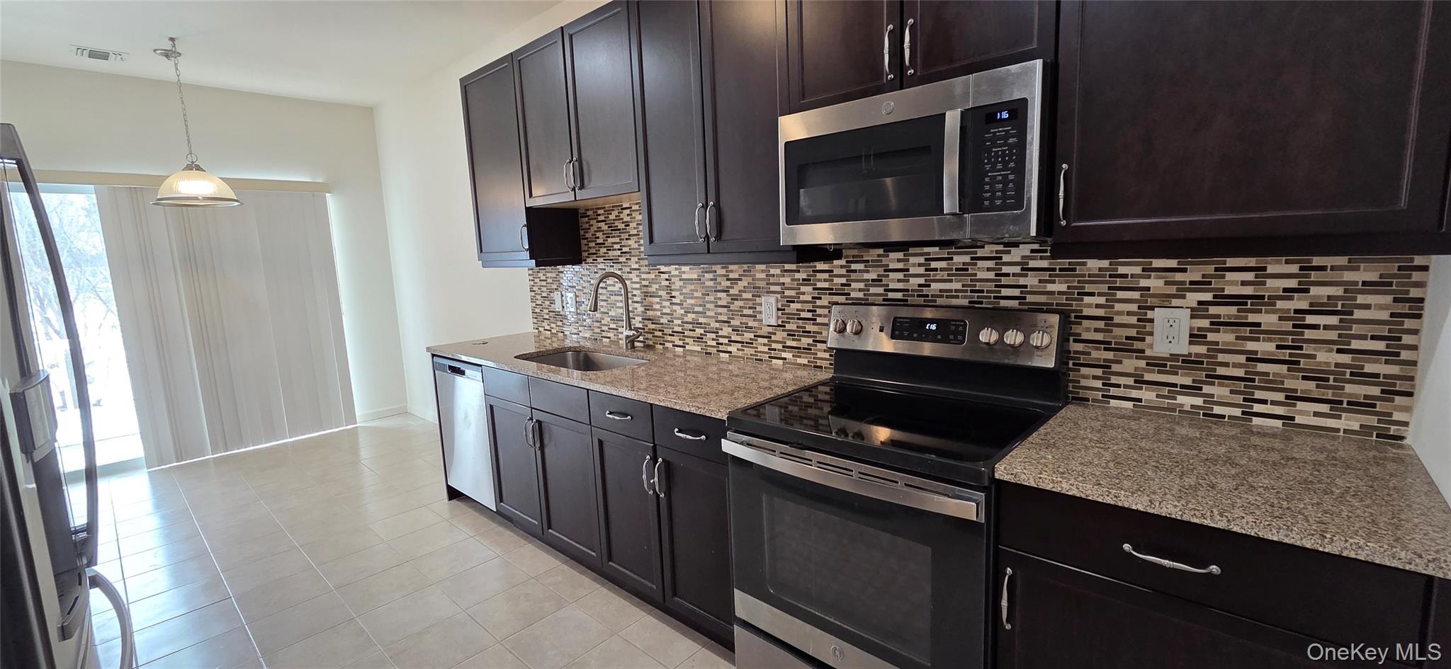 #11 photo, 41 Greentree Court, Shirley , NY 11967