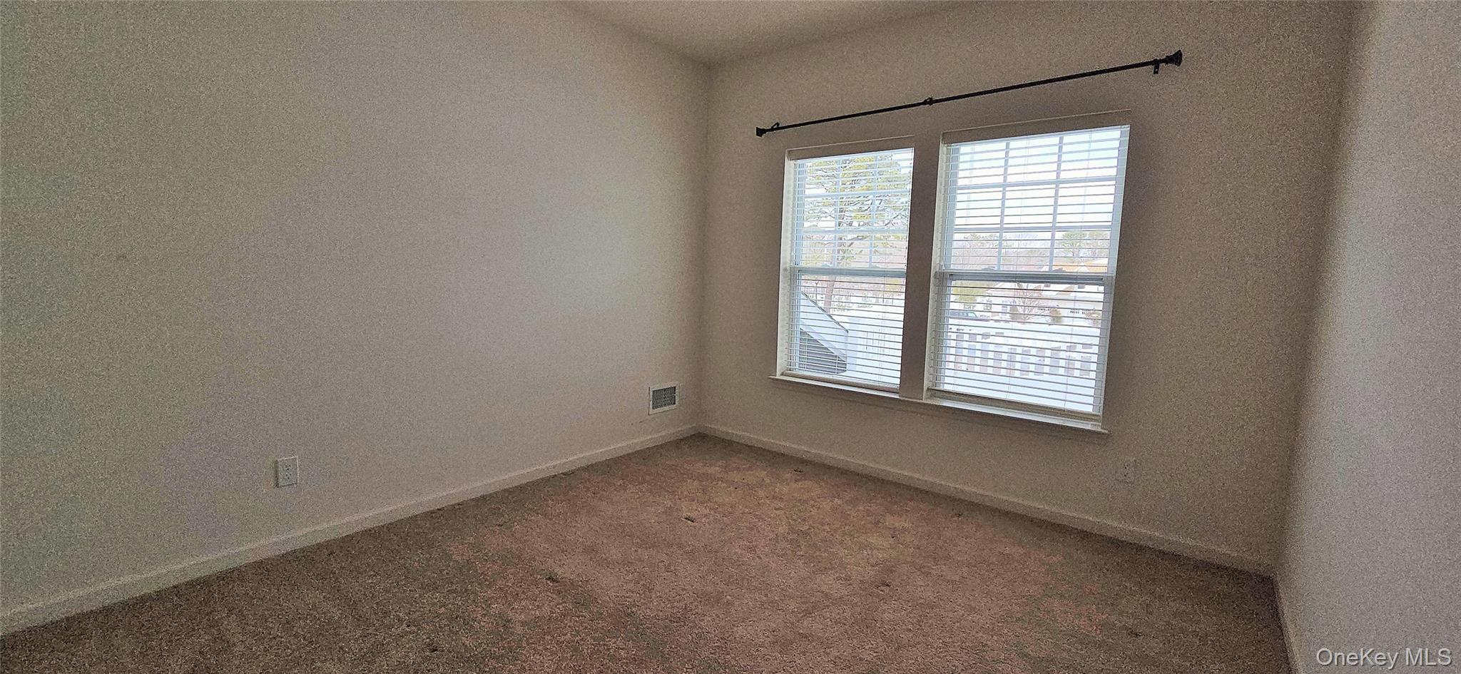 #20 photo, 41 Greentree Court, Shirley , NY 11967