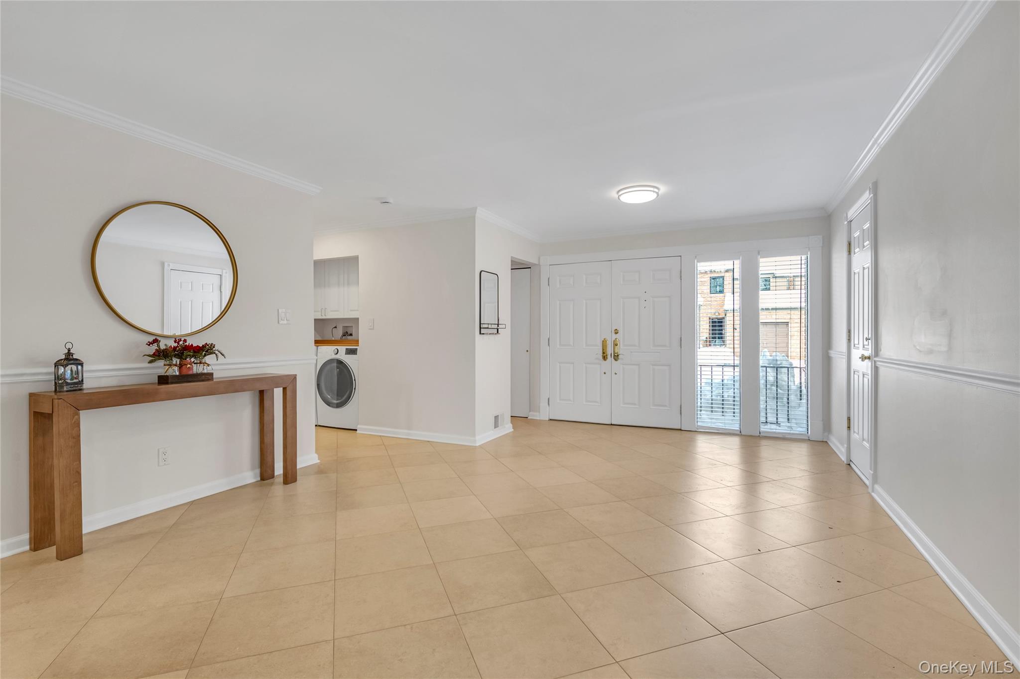 #2 photo, 42 Windsor Gate Drive, New Hyde Park , NY 11040