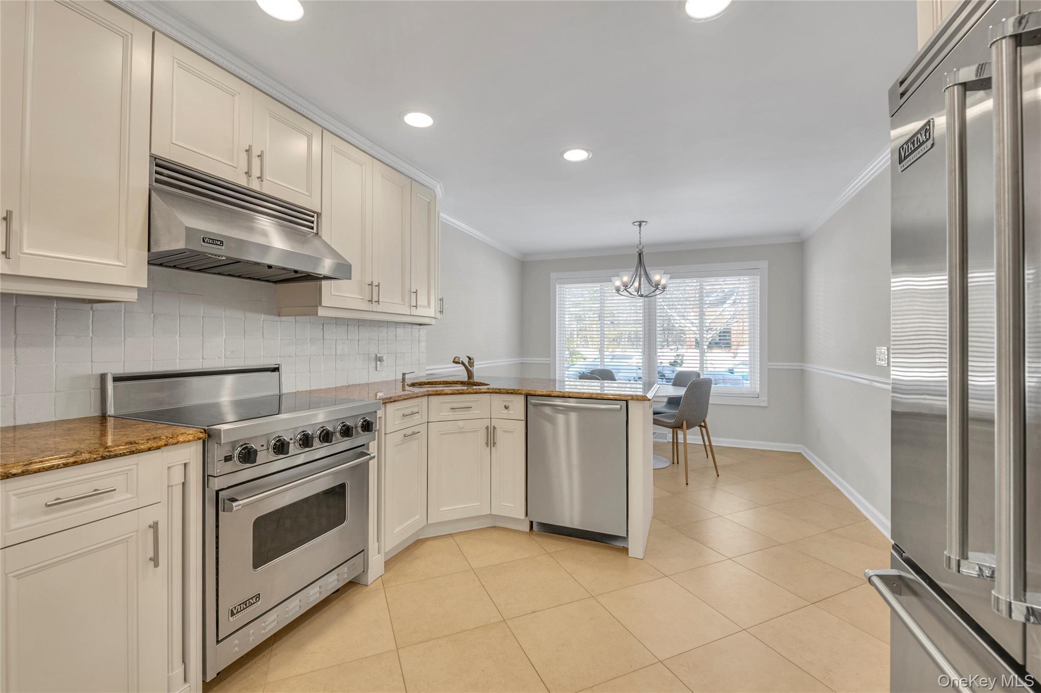 #9 photo, 42 Windsor Gate Drive, New Hyde Park , NY 11040