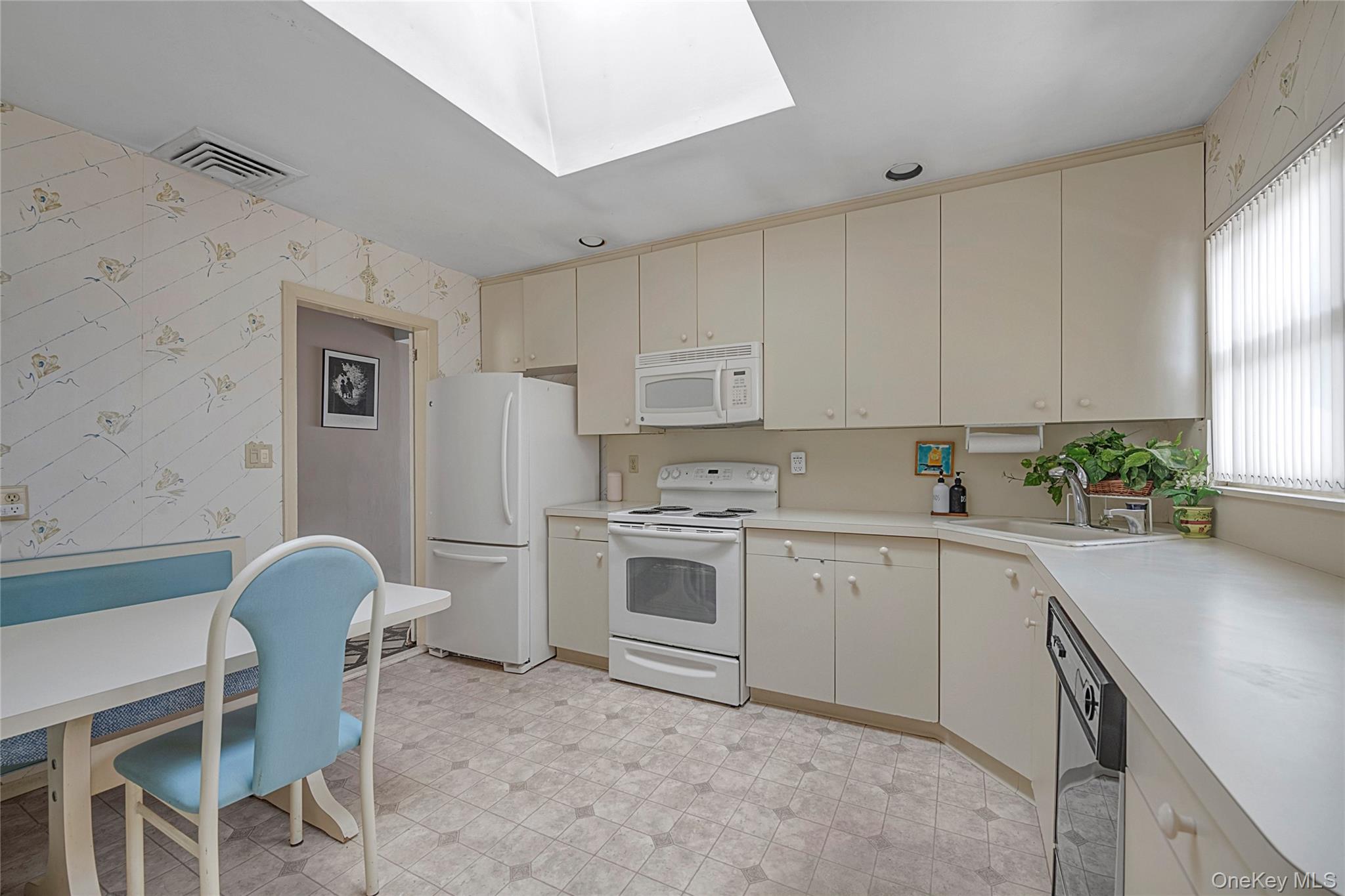 #7 photo, 48 Lawrence Street, New Hyde Park , NY 11040