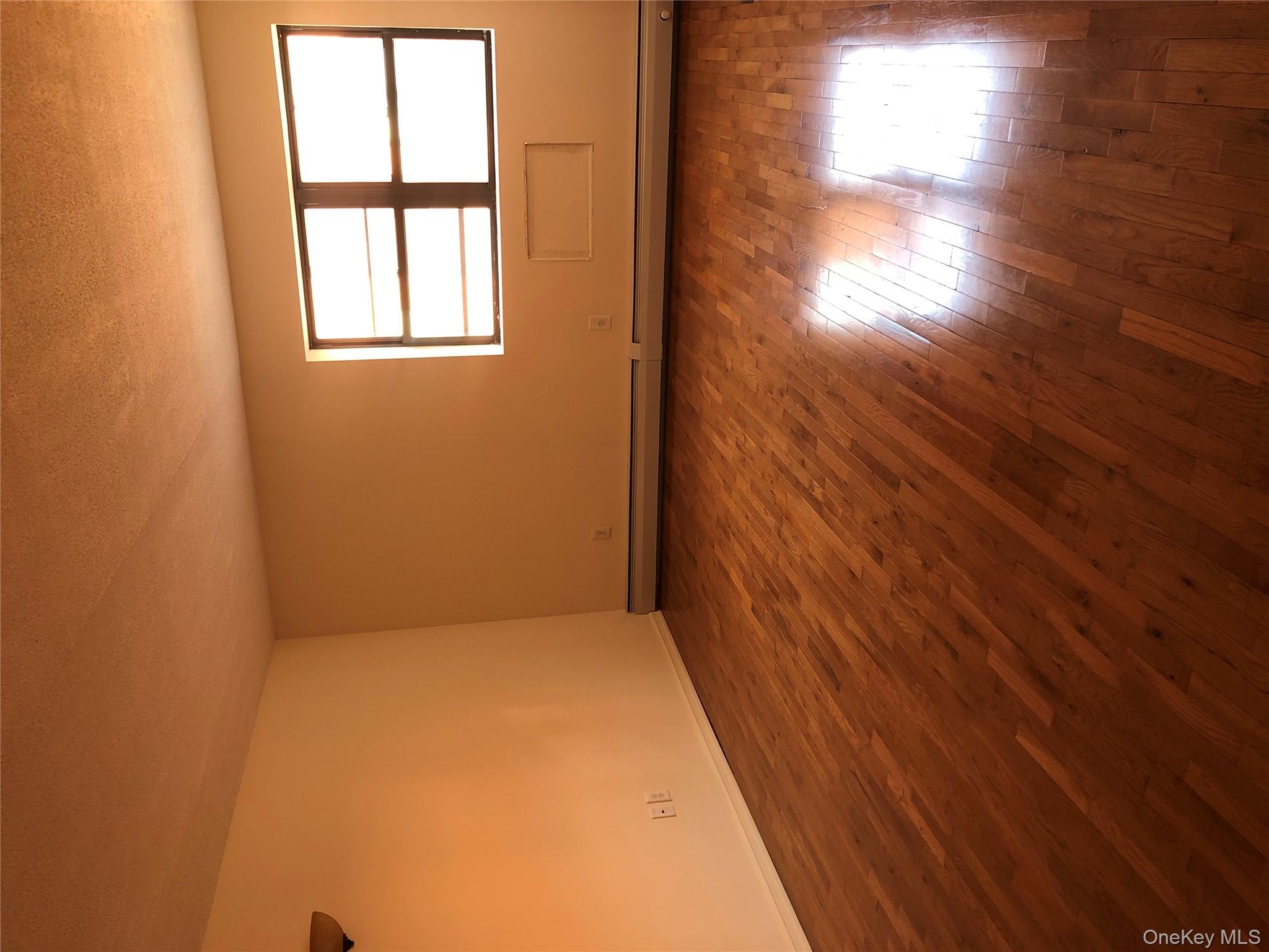 #4 photo, 12 Brooklyn Avenue, Valley Stream , NY 11581