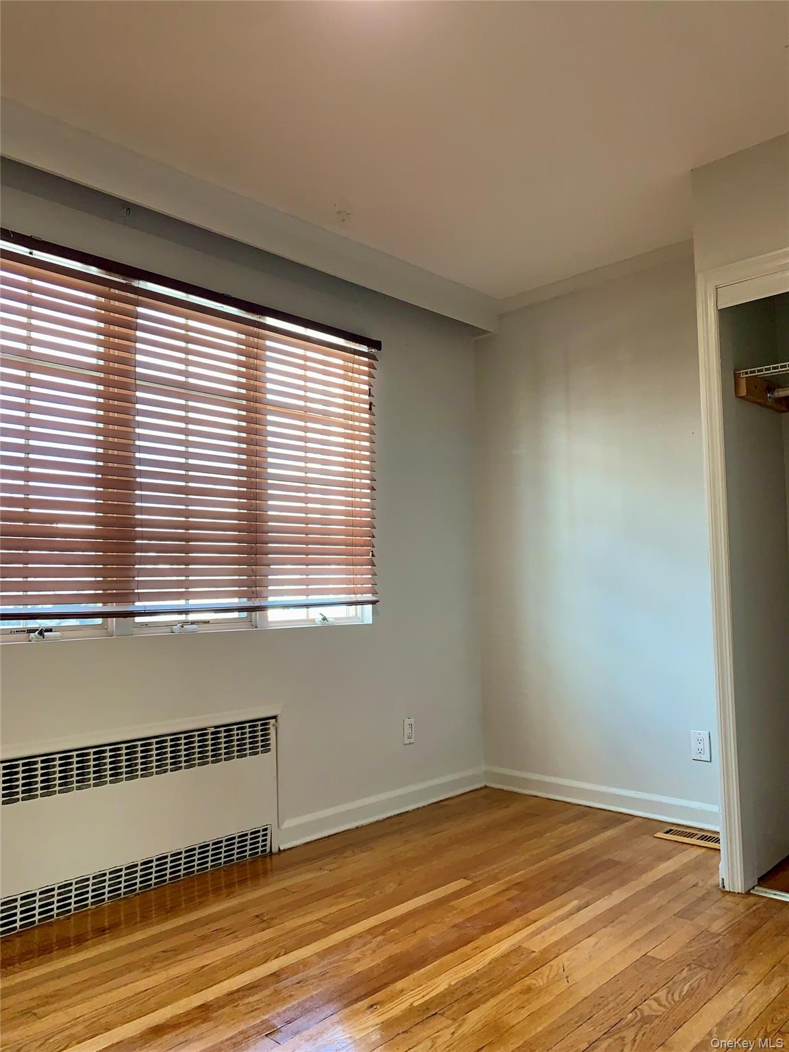 #10 photo, 336 Scranton Avenue, 롱 아일랜드 Lynbrook , NY 11563