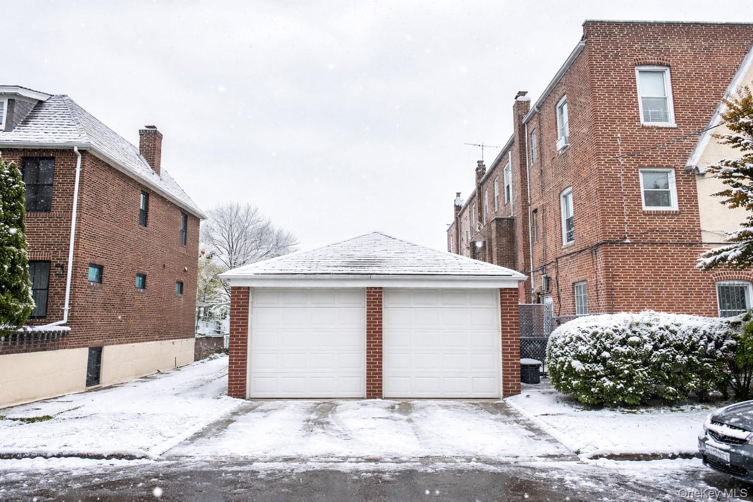 #7 photo, 9701 69th Avenue, Forest Hills , NY 11375