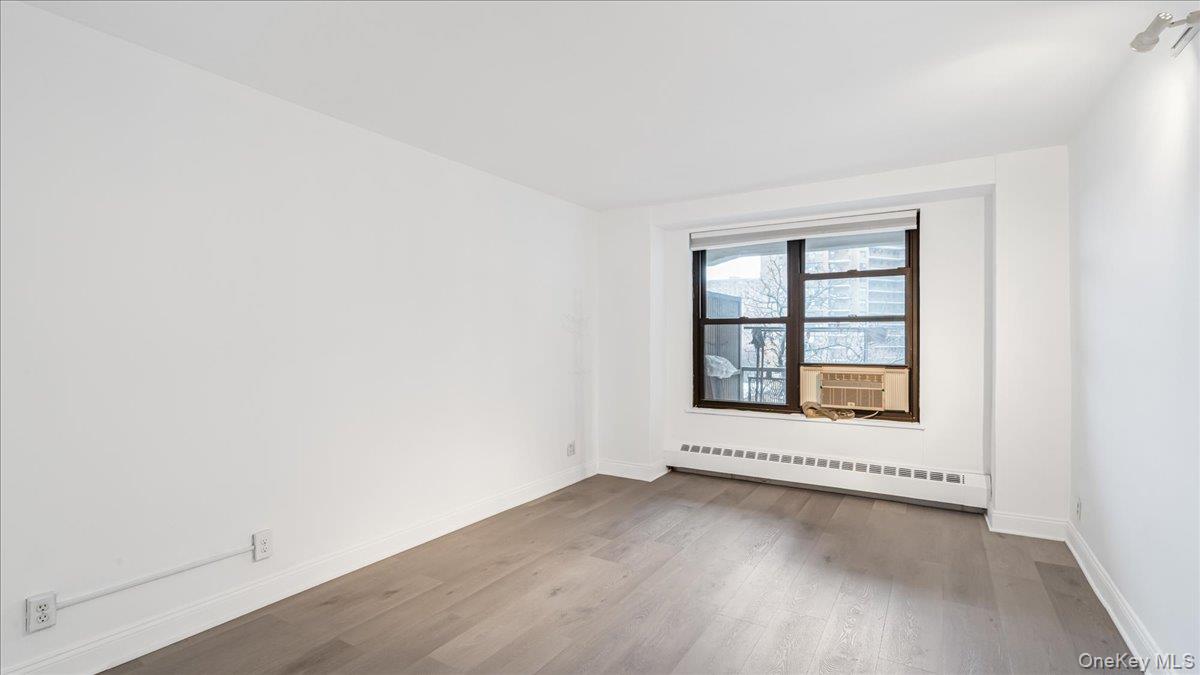 #3 photo, 61-35 98th St, Rego Park , NY 11374
