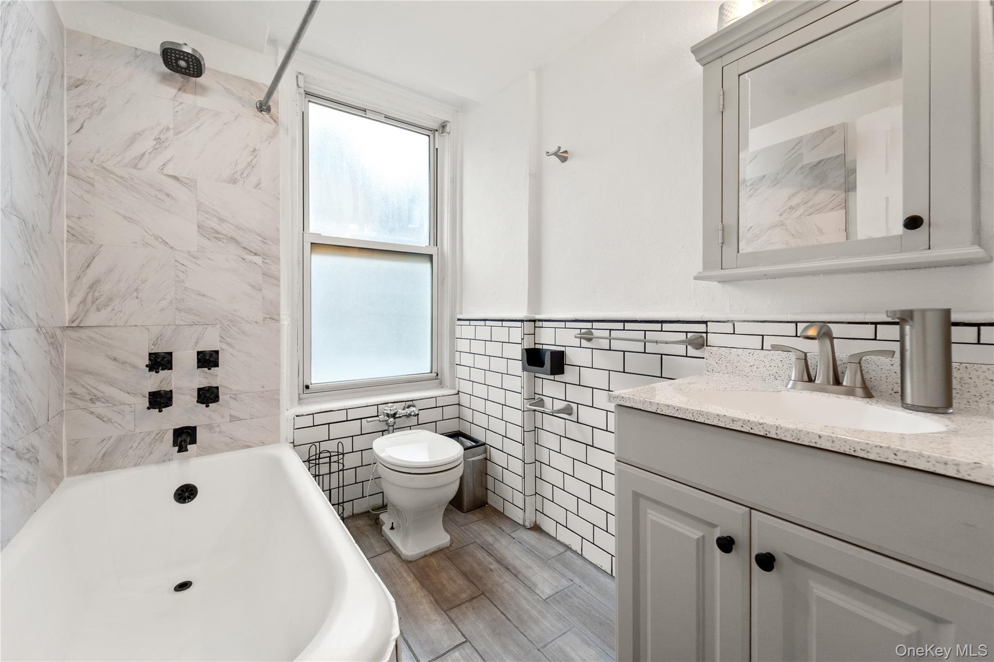 #13 photo, 190 72nd St, Brooklyn , NY 11209