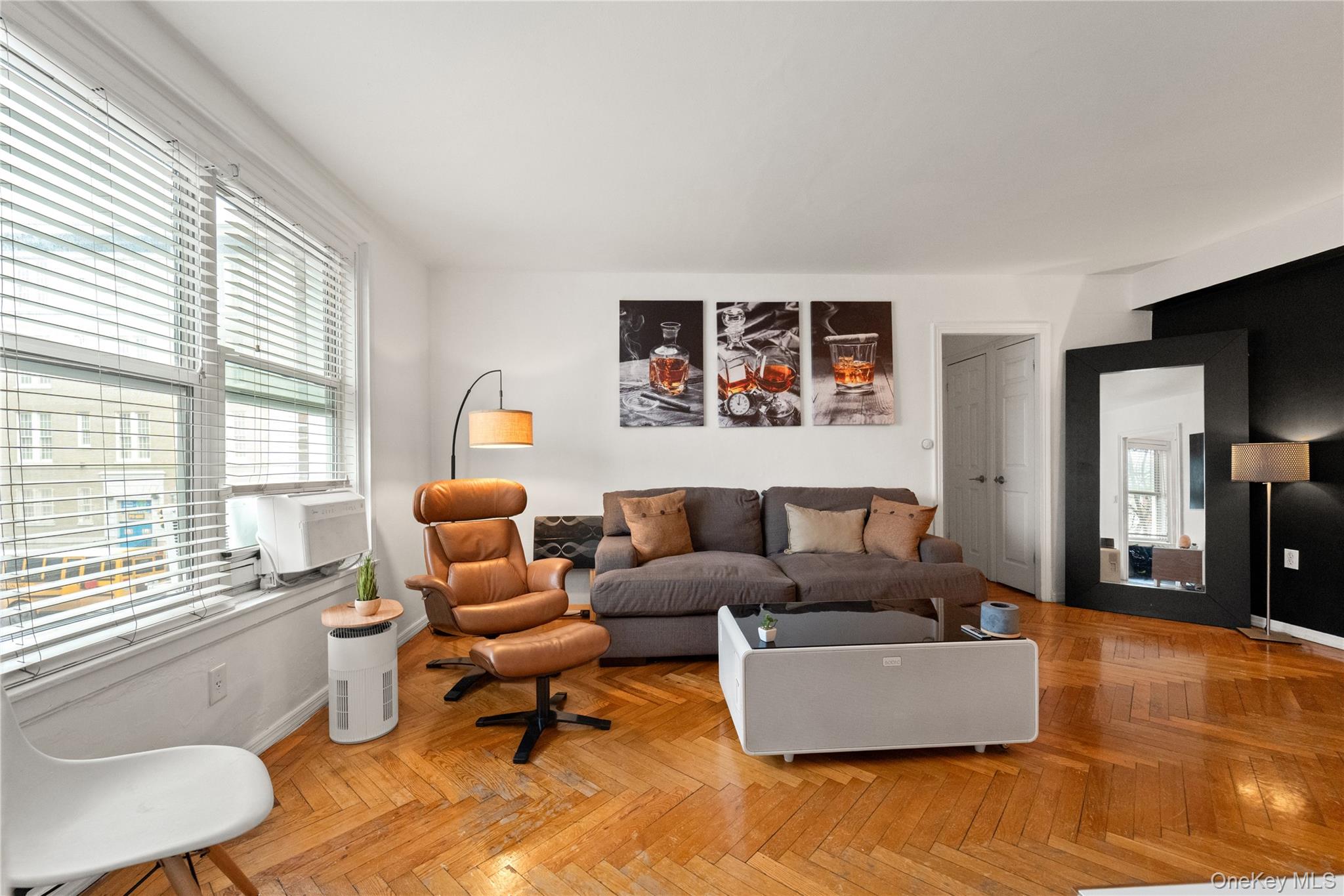 #3 photo, 190 72nd St, Brooklyn , NY 11209