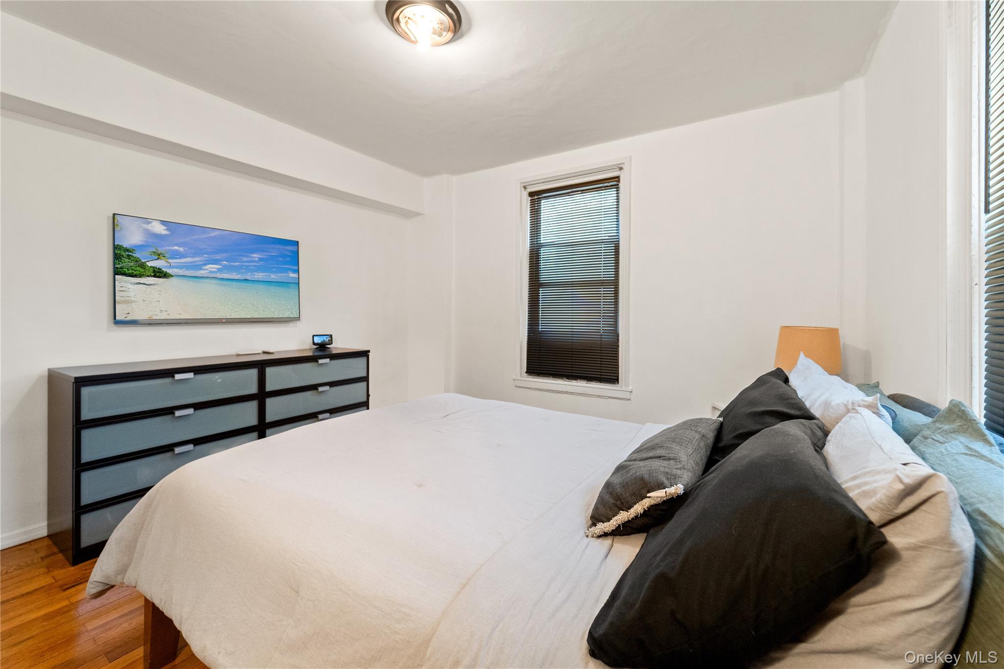 #9 photo, 190 72nd St, Brooklyn , NY 11209