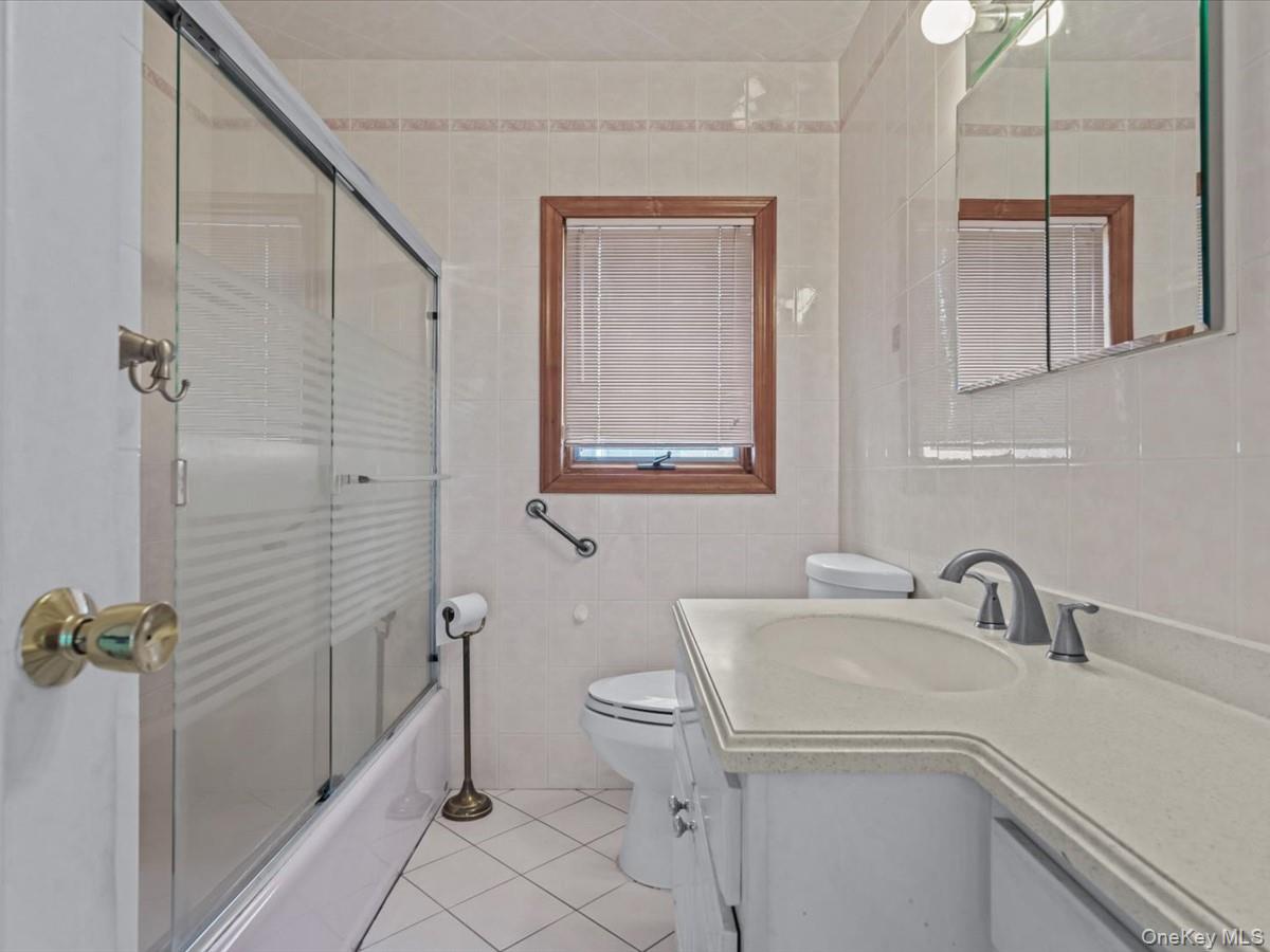 #13 photo, 38 Leslie Lane, ناسو New Hyde Park , NY 11040