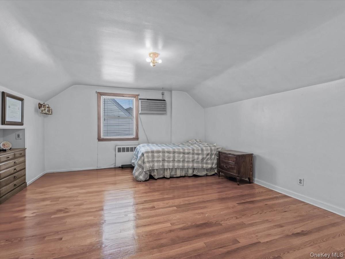 #14 photo, 38 Leslie Lane, ناسو New Hyde Park , NY 11040