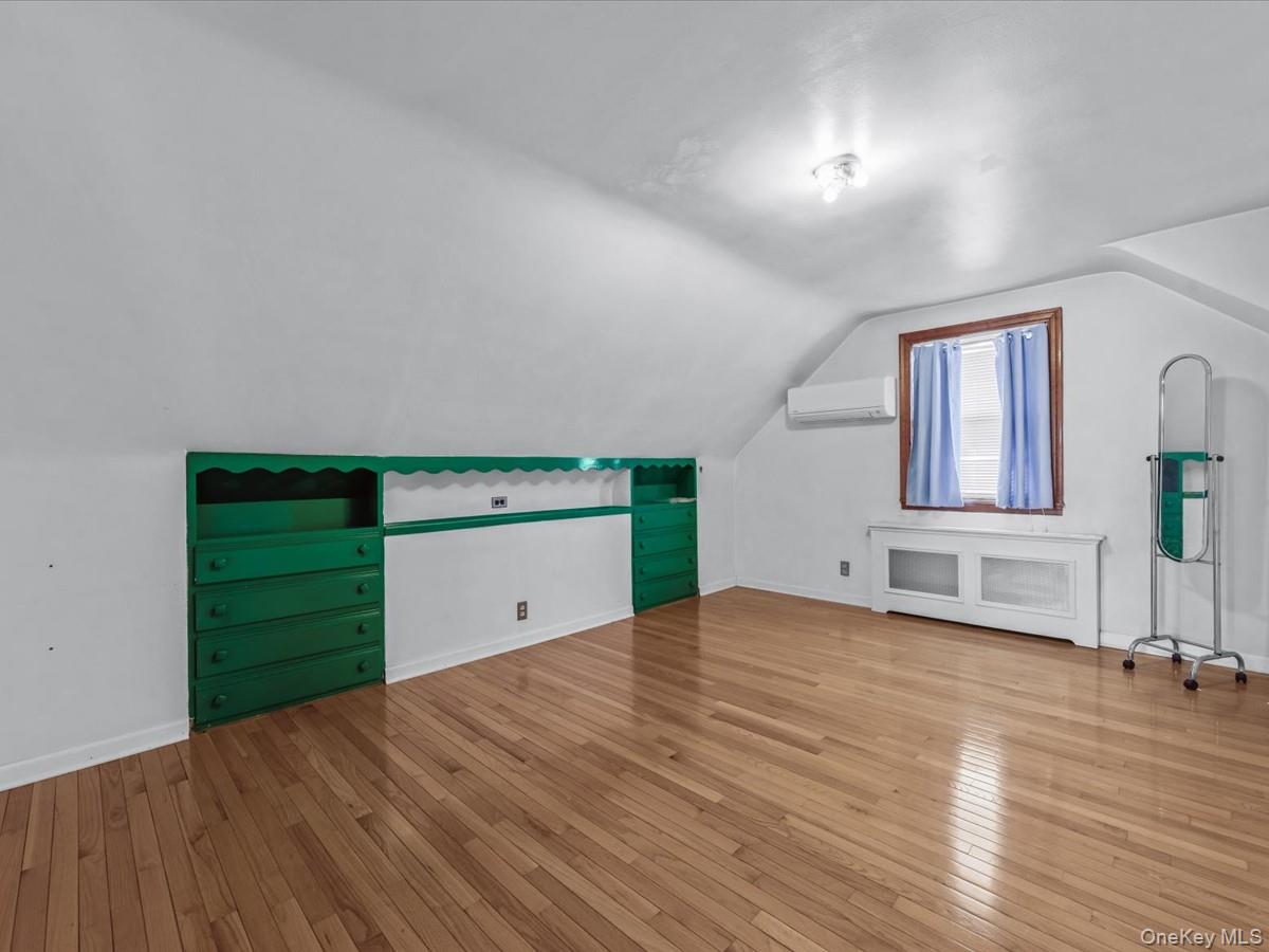 #16 photo, 38 Leslie Lane, ناسو New Hyde Park , NY 11040