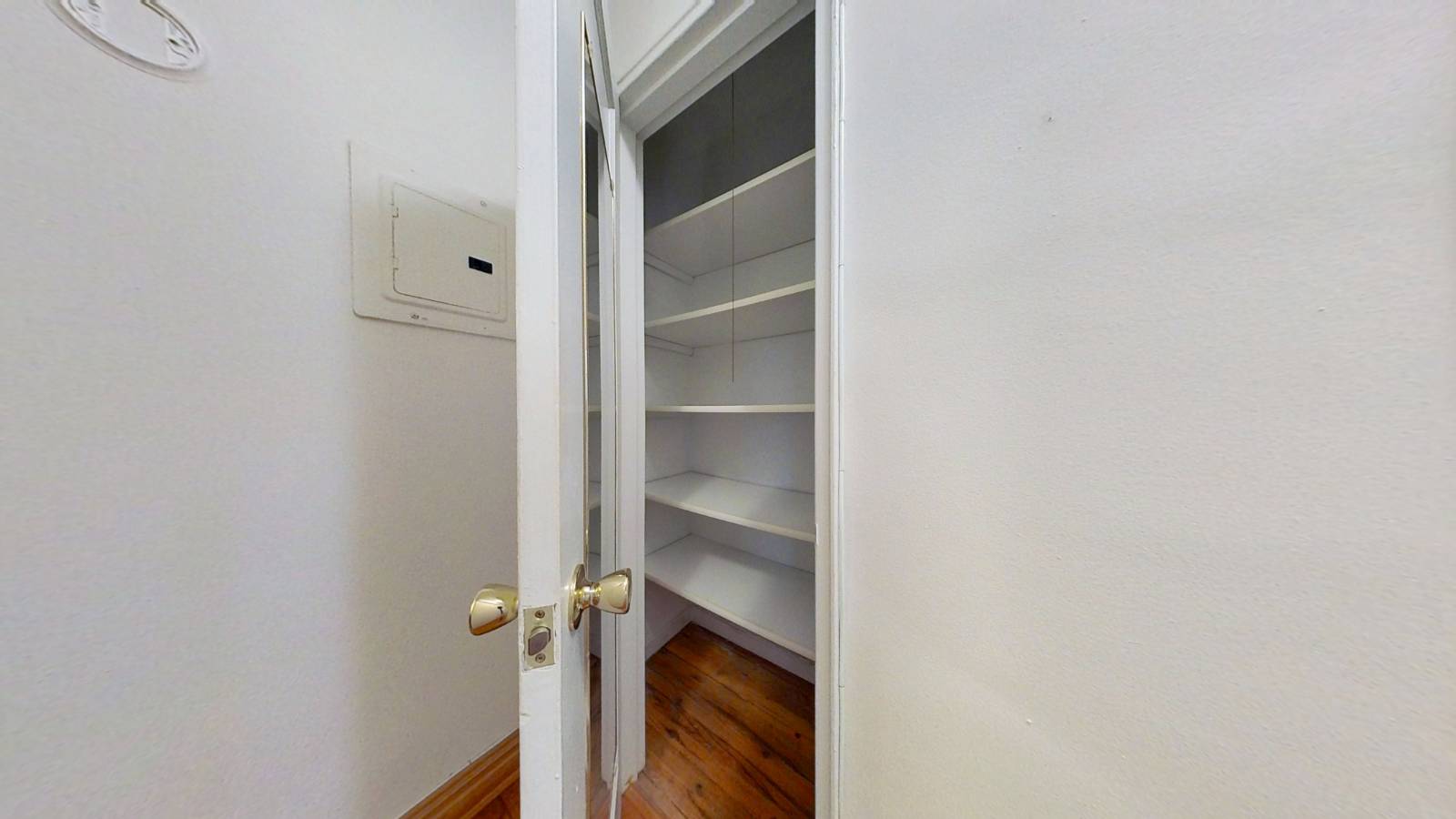 #14 photo, 2310 Ocean Pkwy, #2B, 브루클린 Gravesend , NY 11223