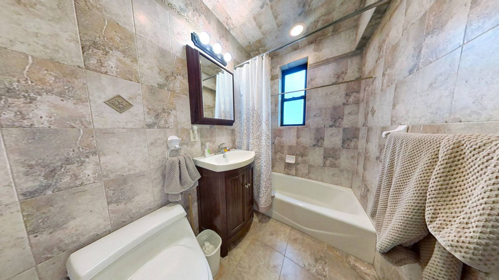 #15 photo, 2310 Ocean Pkwy, #2B, 브루클린 Gravesend , NY 11223