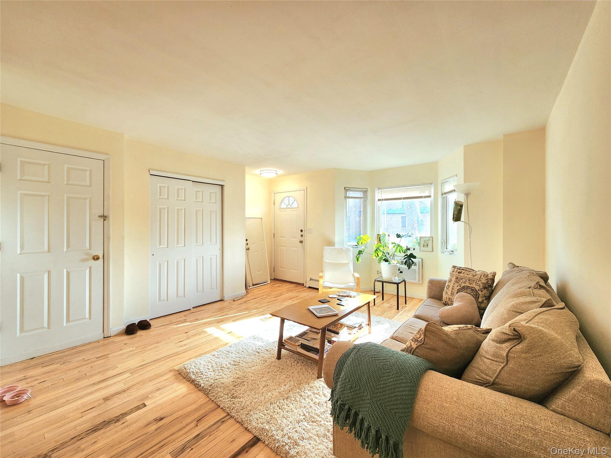 #5 photo, 93-05 91 Avenue, Woodhaven , NY 11421