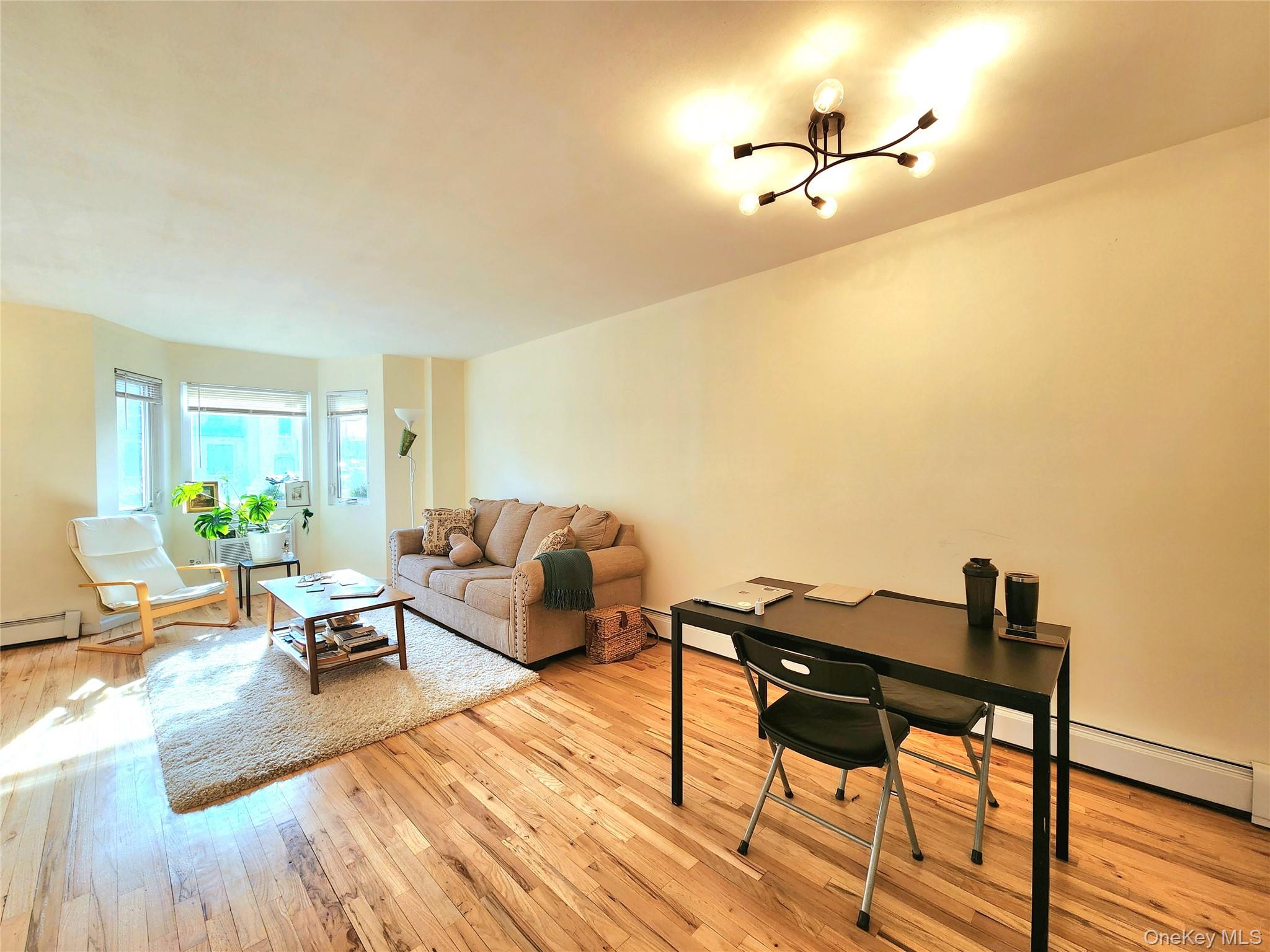 #7 photo, 93-05 91 Avenue, Woodhaven , NY 11421