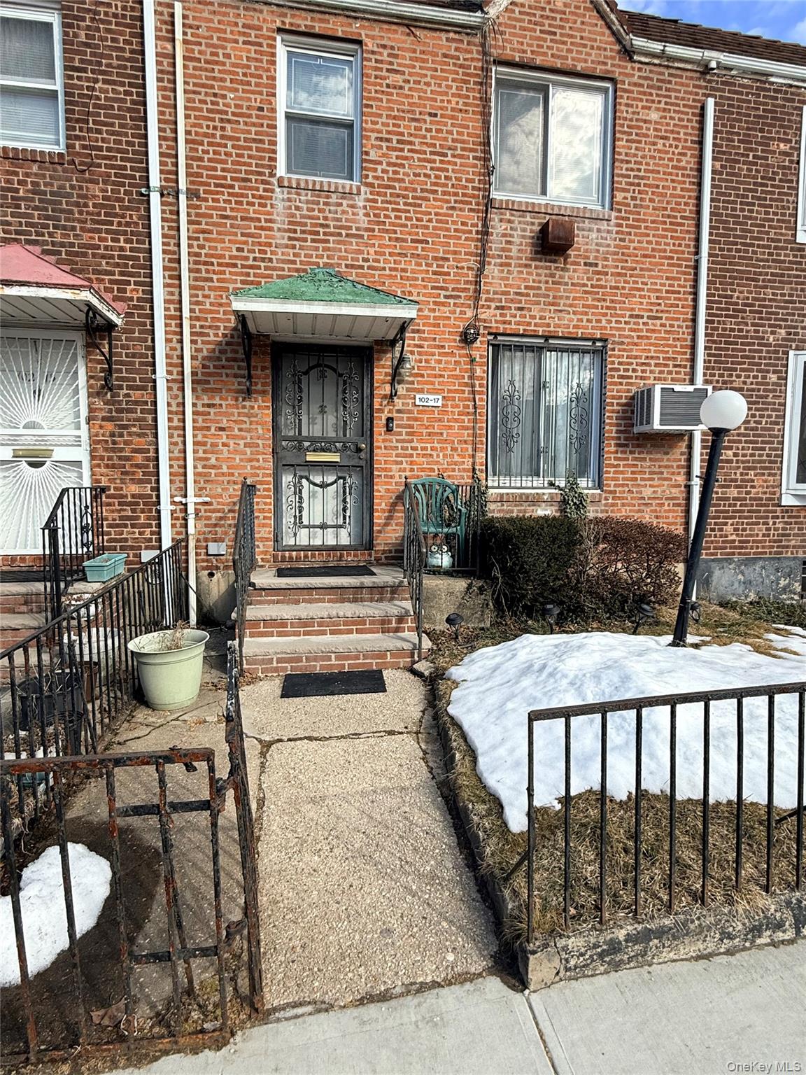 #1 photo, 10217 183rd Place, 뉴욕퀸즈 Hollis , NY 11423