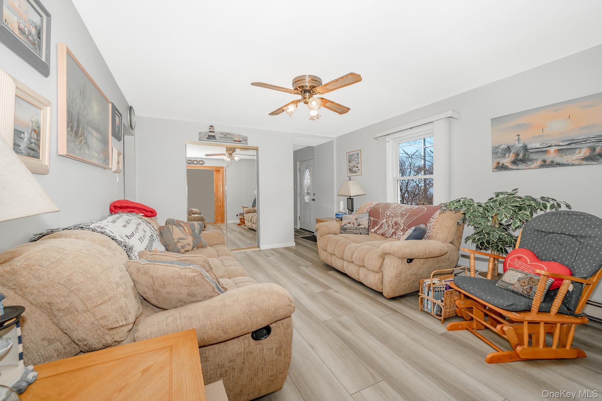 #11 photo, 3683 Hawk Road, מחוז נסאו Levittown , NY 11756