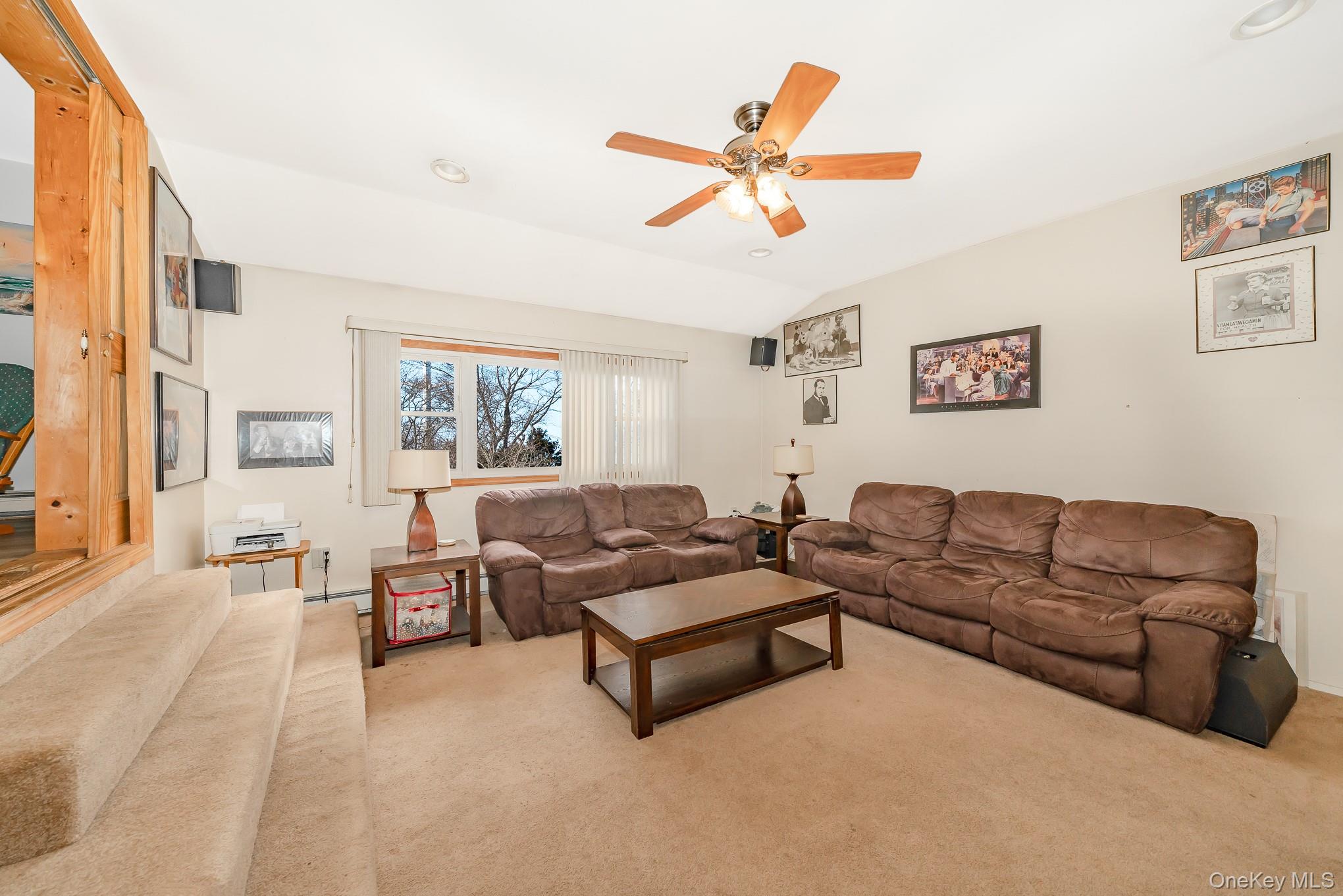 #12 photo, 3683 Hawk Road, מחוז נסאו Levittown , NY 11756