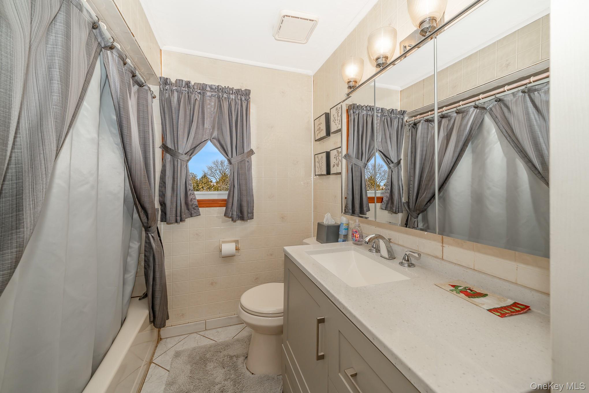 #14 photo, 3683 Hawk Road, מחוז נסאו Levittown , NY 11756