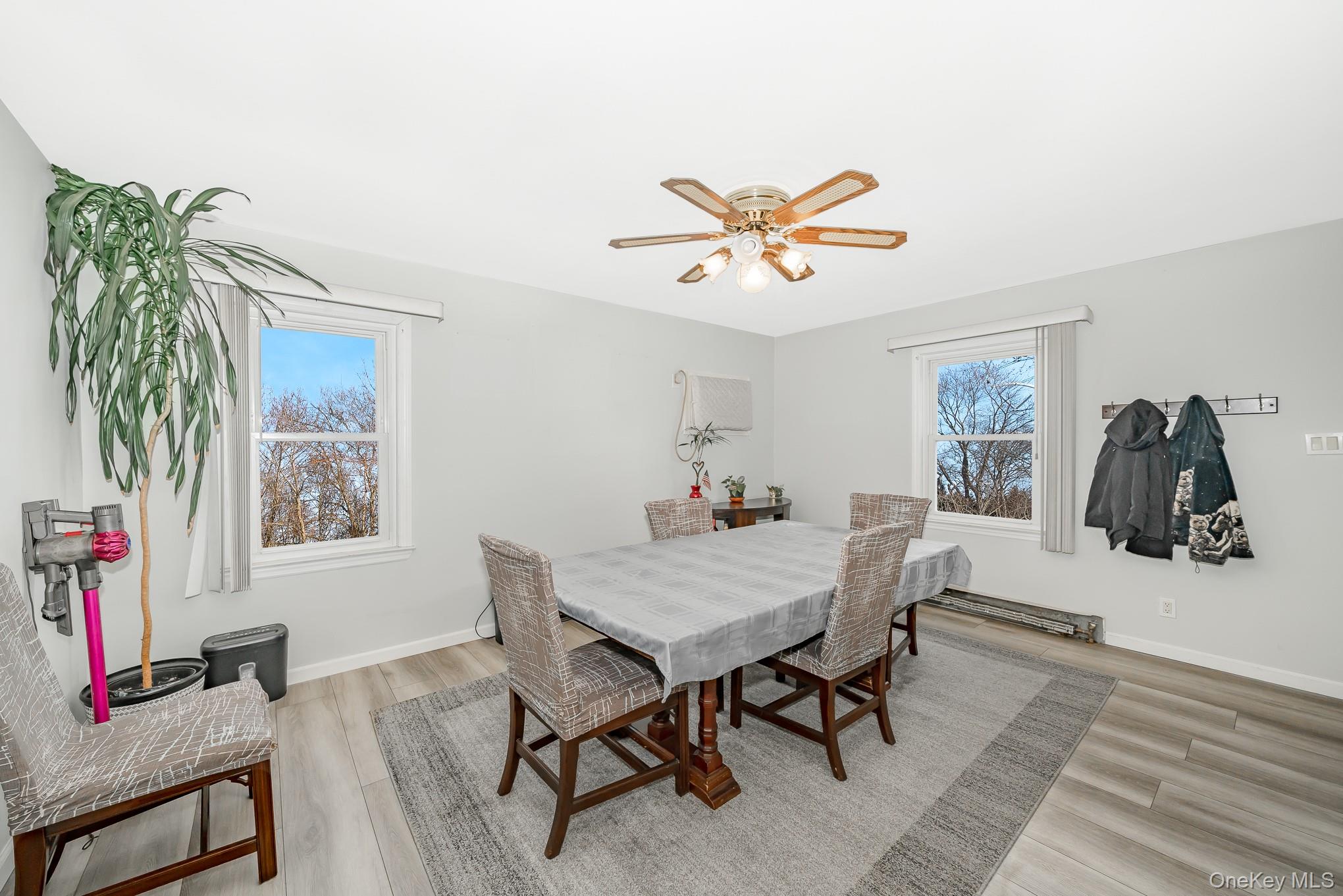 #9 photo, 3683 Hawk Road, מחוז נסאו Levittown , NY 11756