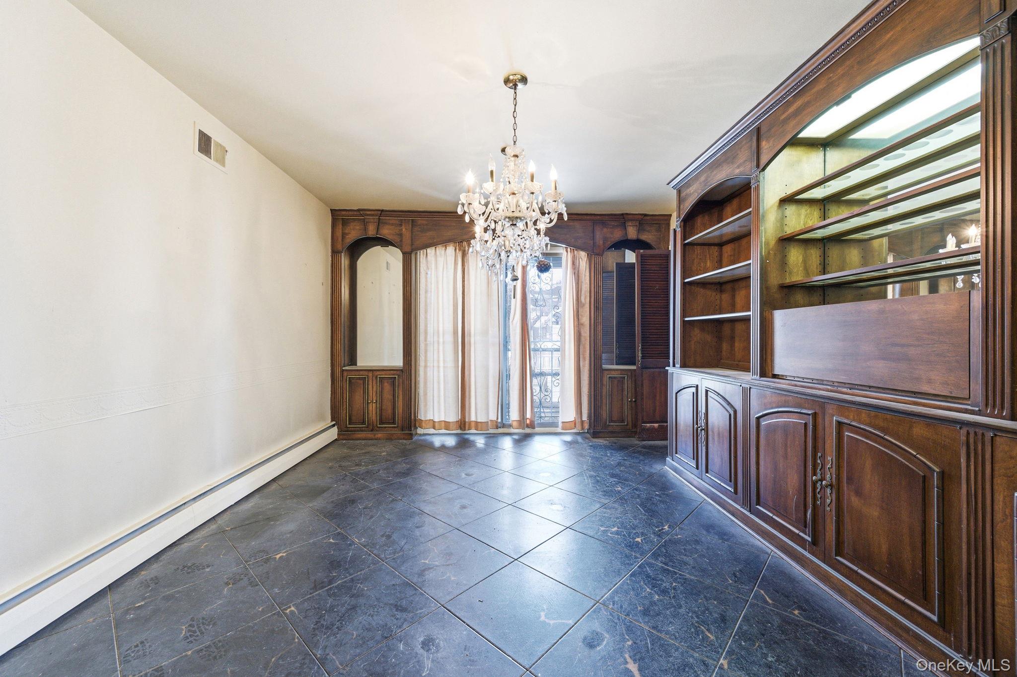 #10 photo, 425 Old Courthouse Road, ناسو Manhasset Hills , NY 11040