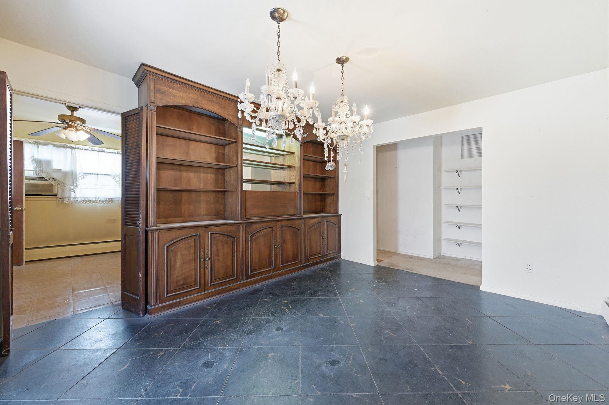 #11 photo, 425 Old Courthouse Road, ناسو Manhasset Hills , NY 11040