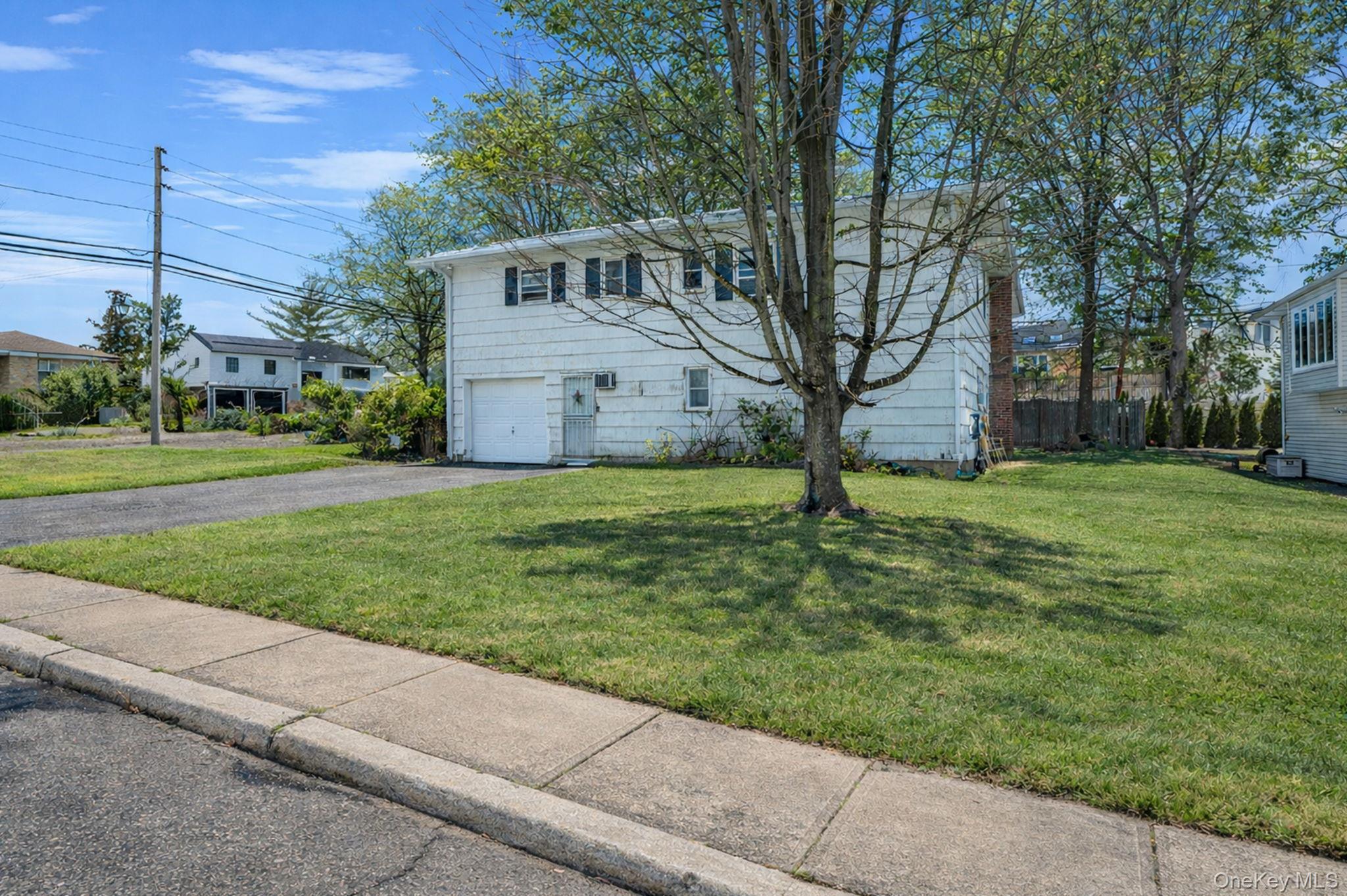 #4 photo, 425 Old Courthouse Road, ناسو Manhasset Hills , NY 11040