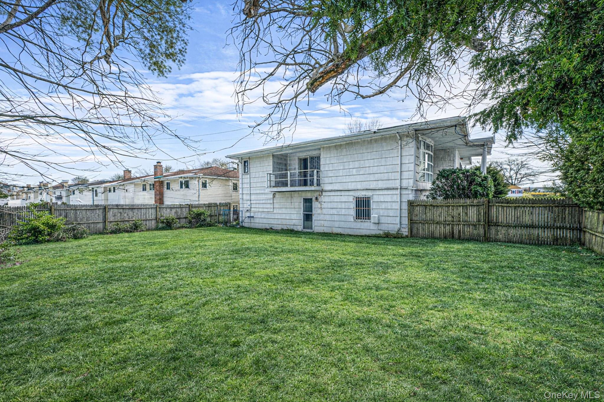 #7 photo, 425 Old Courthouse Road, ناسو Manhasset Hills , NY 11040