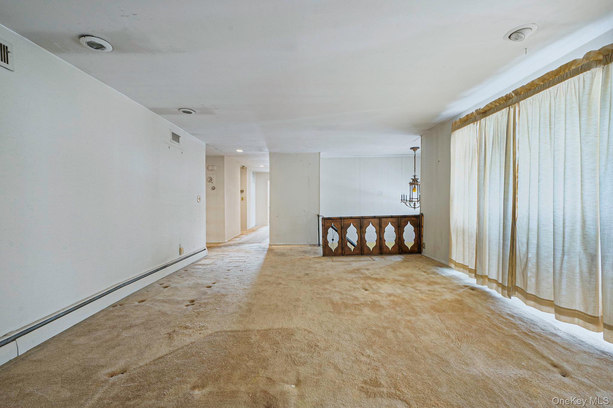 #9 photo, 425 Old Courthouse Road, ناسو Manhasset Hills , NY 11040