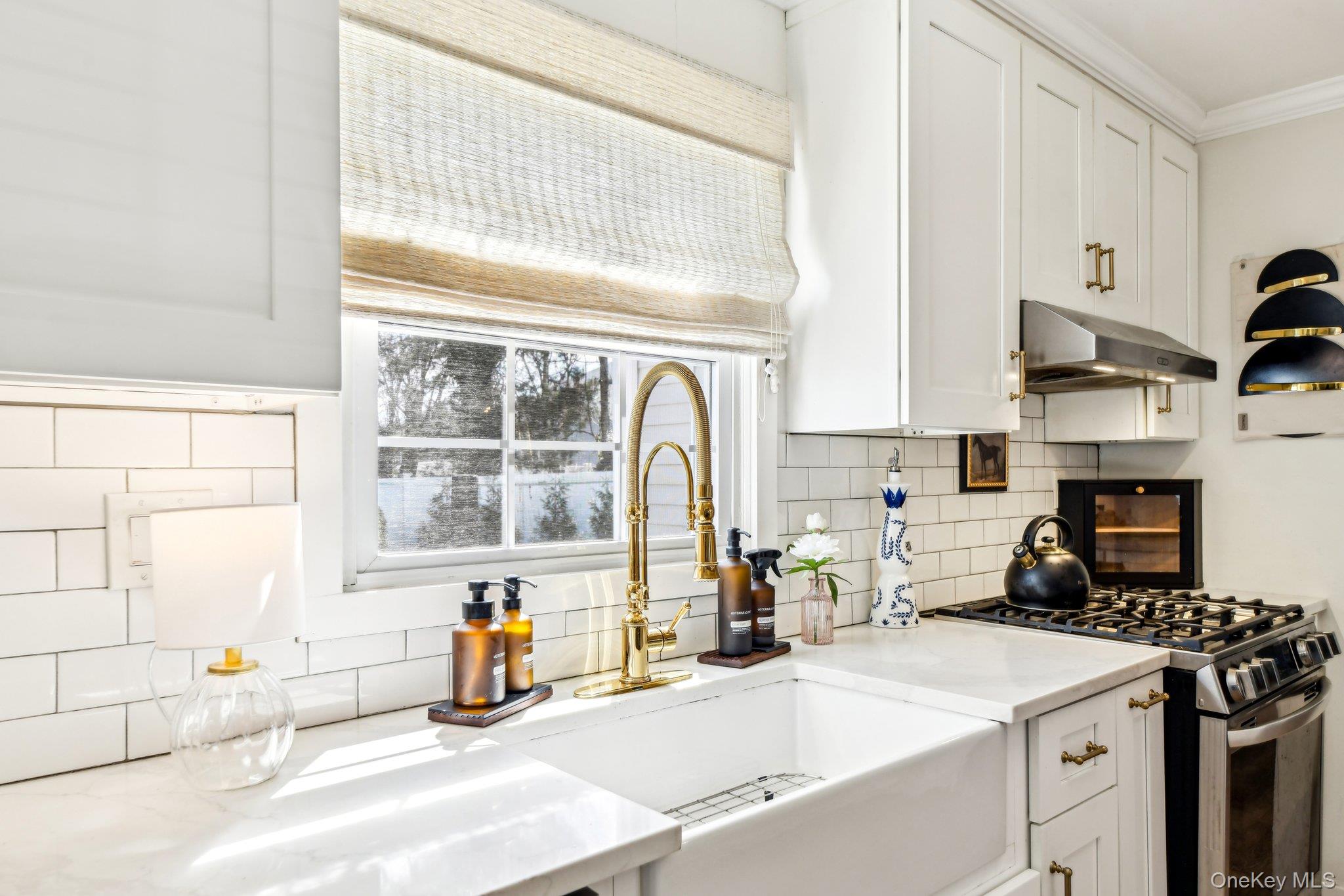 #7 photo, 4 Jeffrey Lane, Setauket , NY 11733