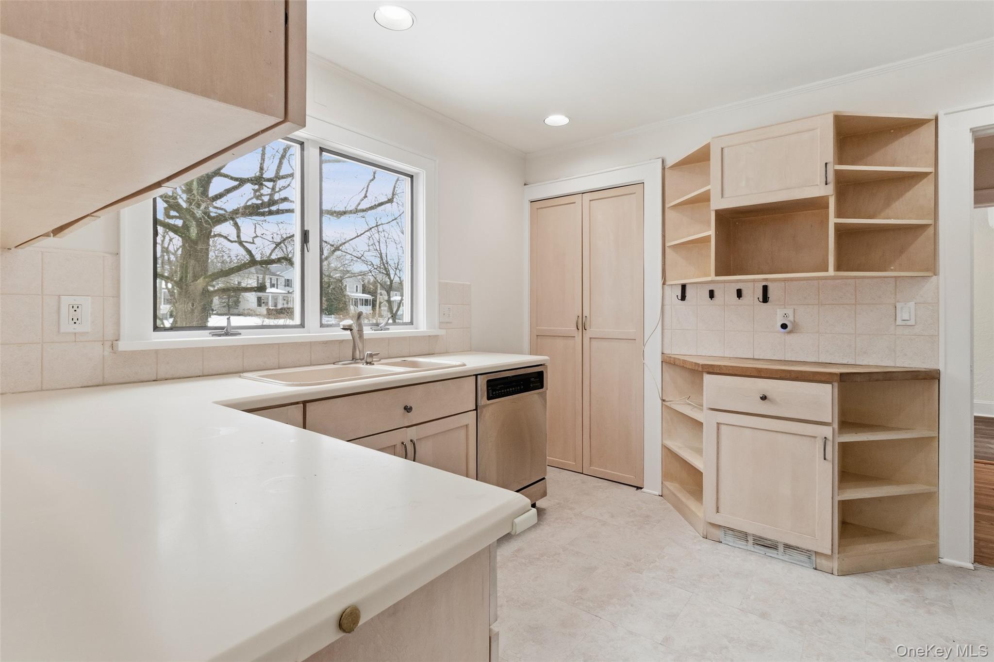 #9 photo, 23 Garretson Road, White Plains , NY 10604