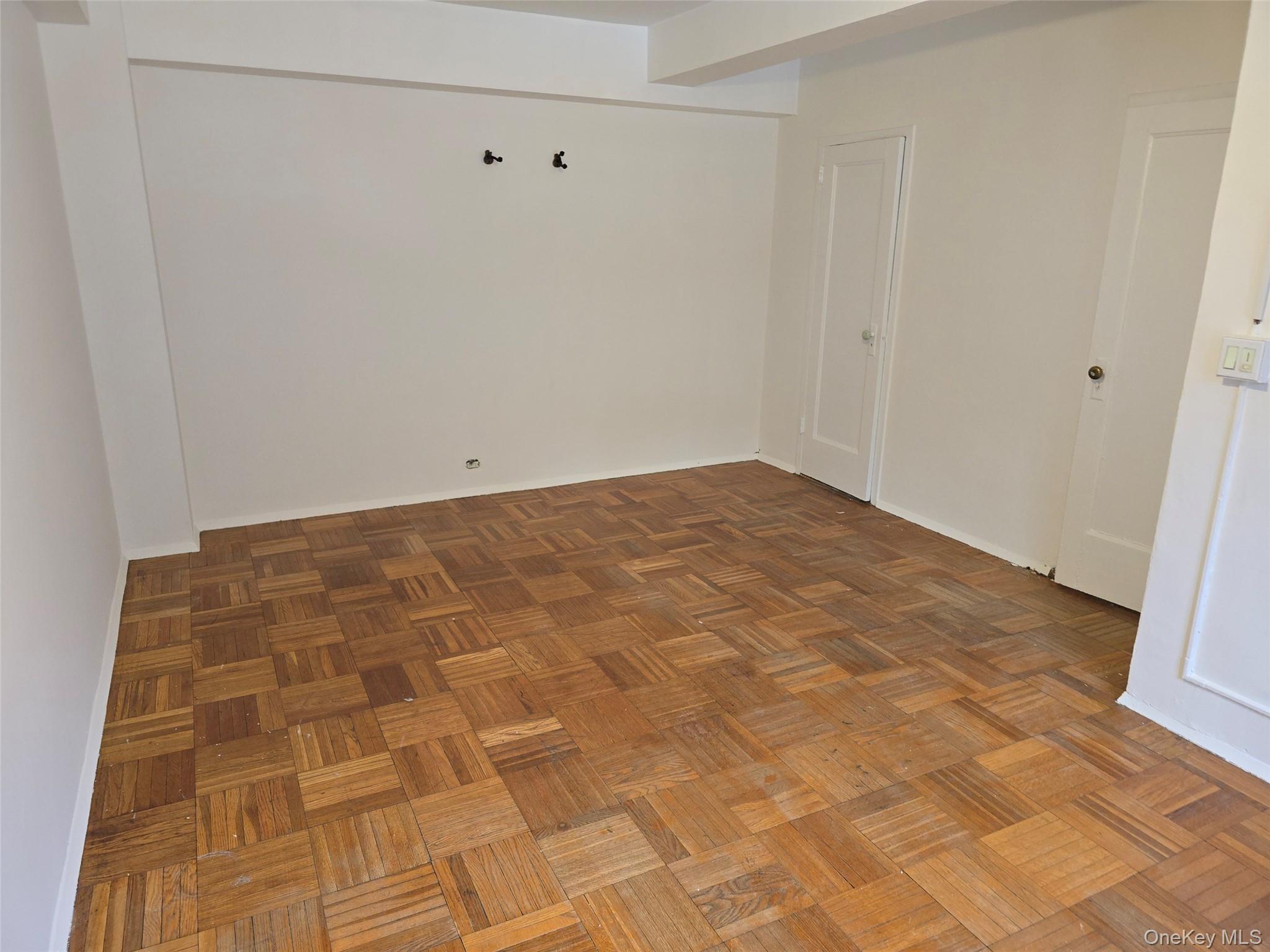 #9 photo, 1530 Metropolitan Avenue, Bronx , NY 10462