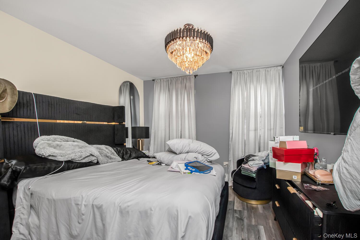 #11 photo, 819 E 223rd Street, Bronx , NY 10466