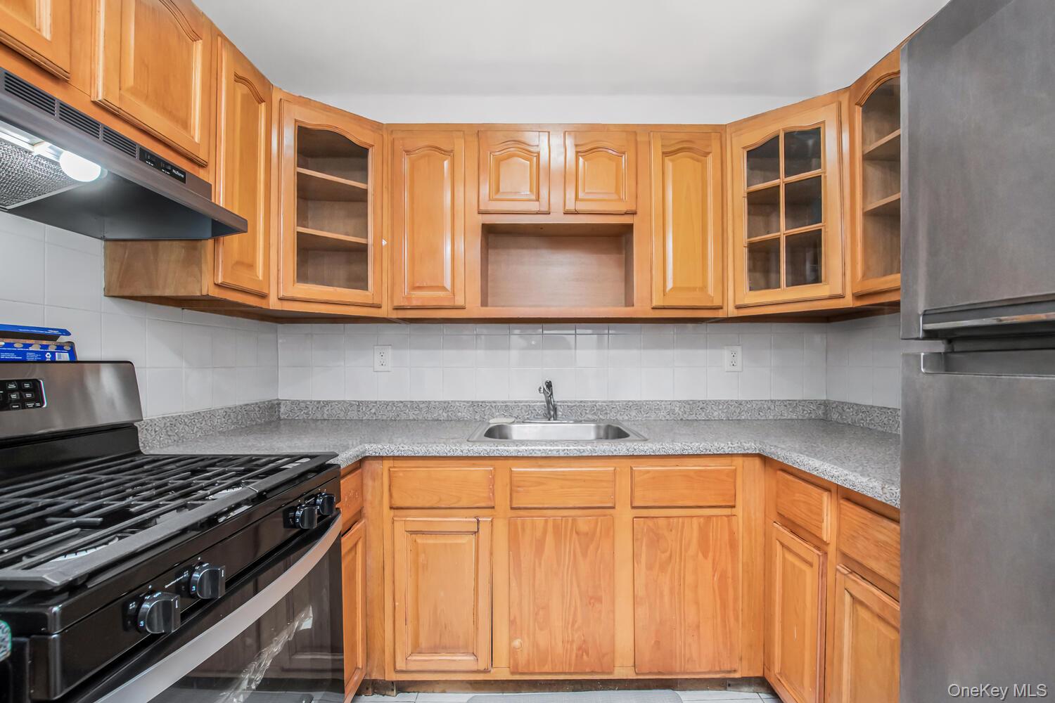 #6 photo, 819 E 223rd Street, Bronx , NY 10466