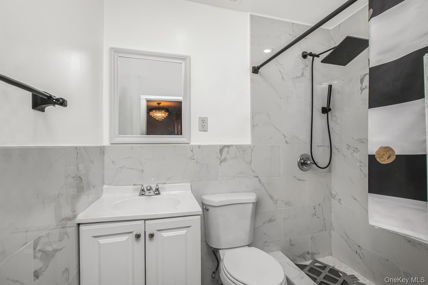 #7 photo, 819 E 223rd Street, Bronx , NY 10466