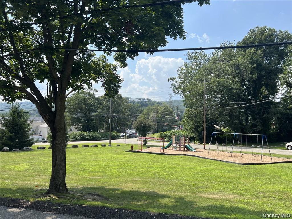 #7 photo, 8 Park Avenue, Hillburn , NY 10931