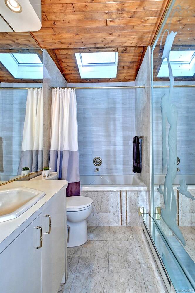 #25 photo, 16 Hempstead Street, Holtsville , NY 11742