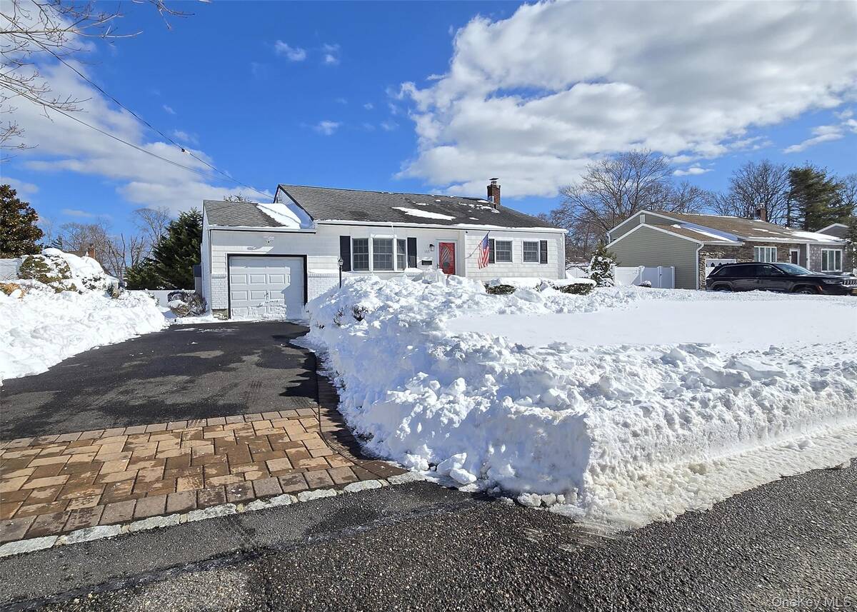 #1 photo, 165 Edgewater Avenue, Bayport , NY 11705