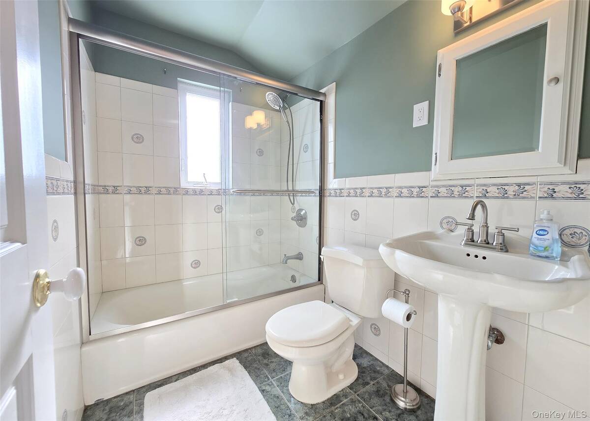 #12 photo, 165 Edgewater Avenue, Bayport , NY 11705