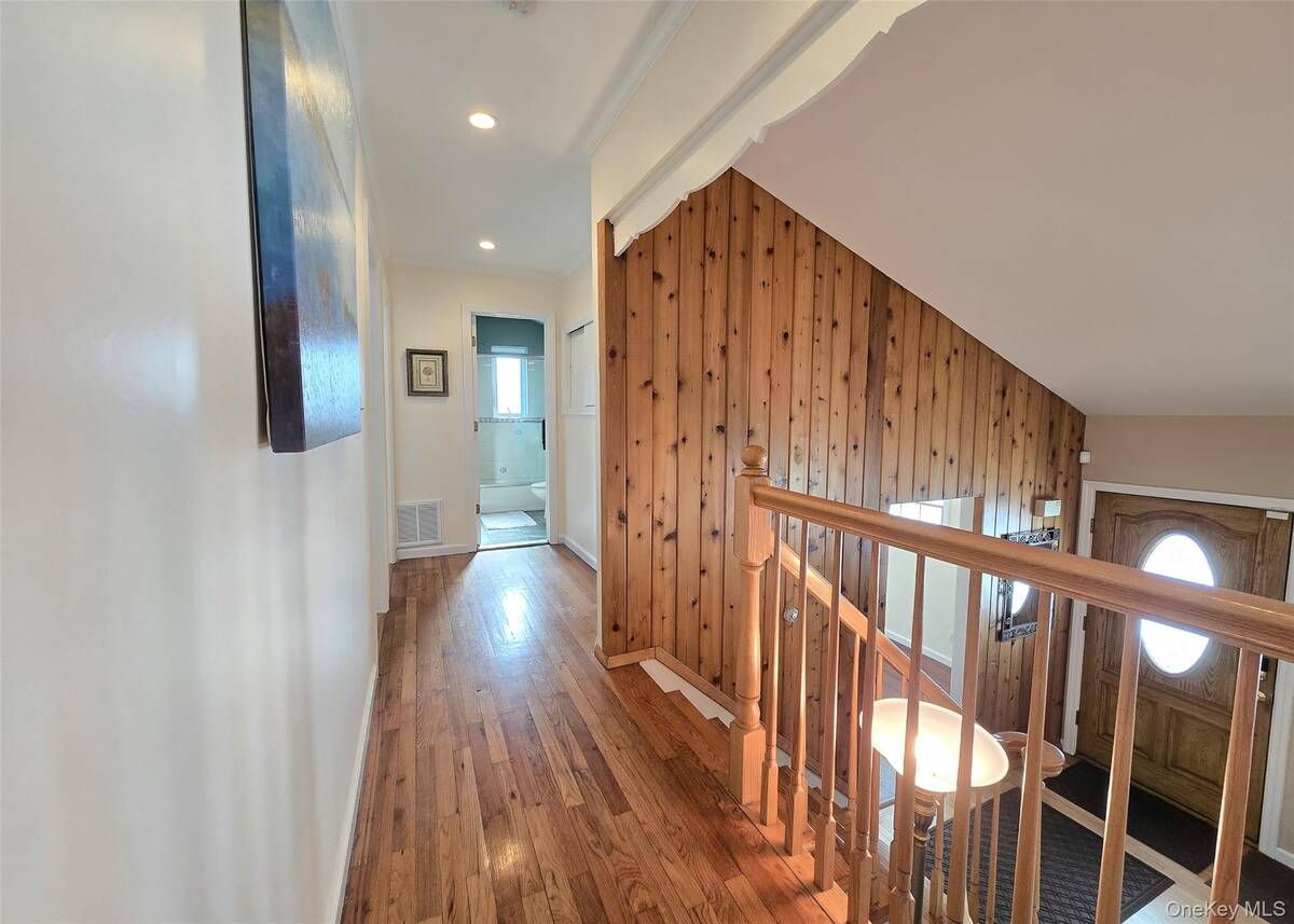 #17 photo, 165 Edgewater Avenue, Bayport , NY 11705