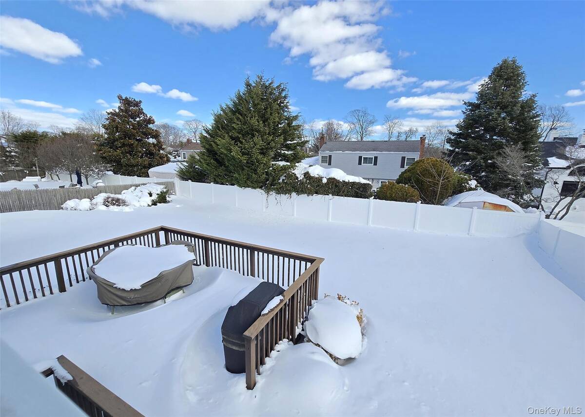 #18 photo, 165 Edgewater Avenue, Bayport , NY 11705