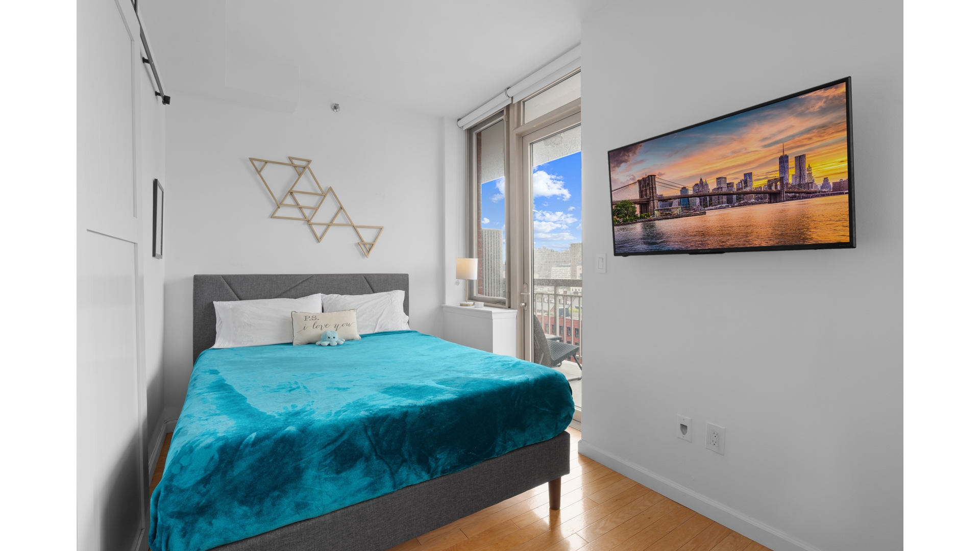 #5 photo, 520 W 23RD Street, Chelsea , NY 10011