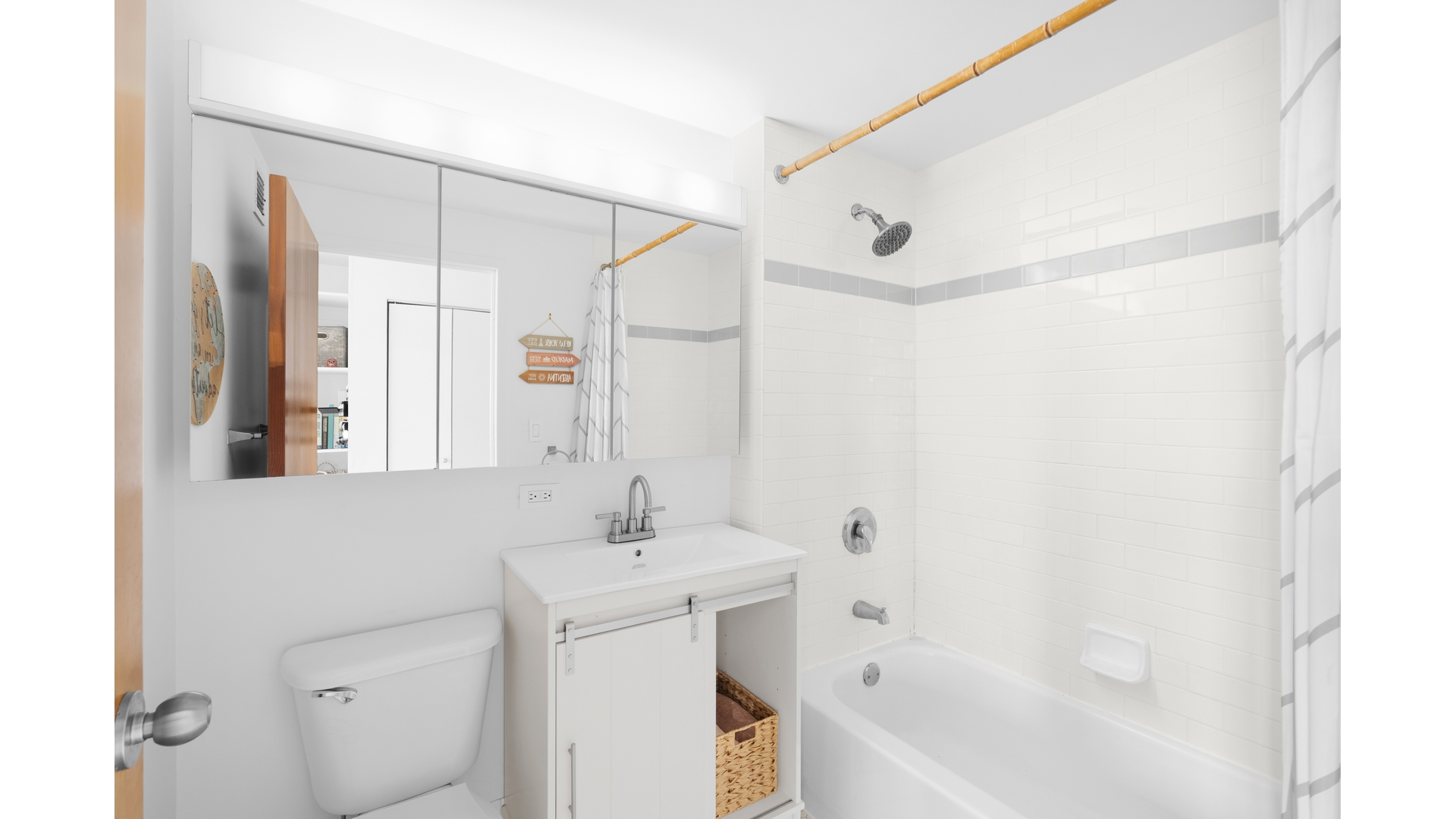 #7 photo, 520 W 23RD Street, Chelsea , NY 10011