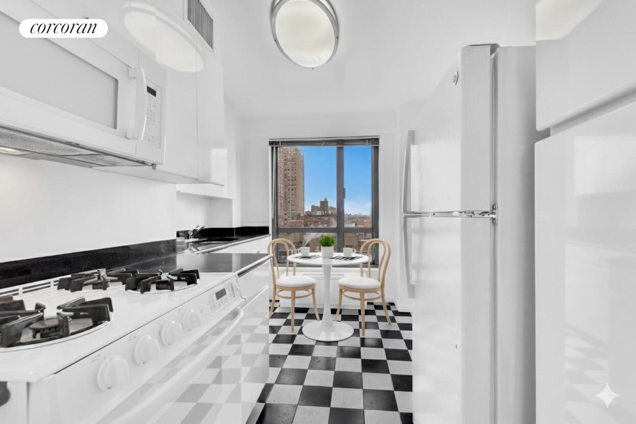 #6 photo, New York City, Yorkville , NY 10128