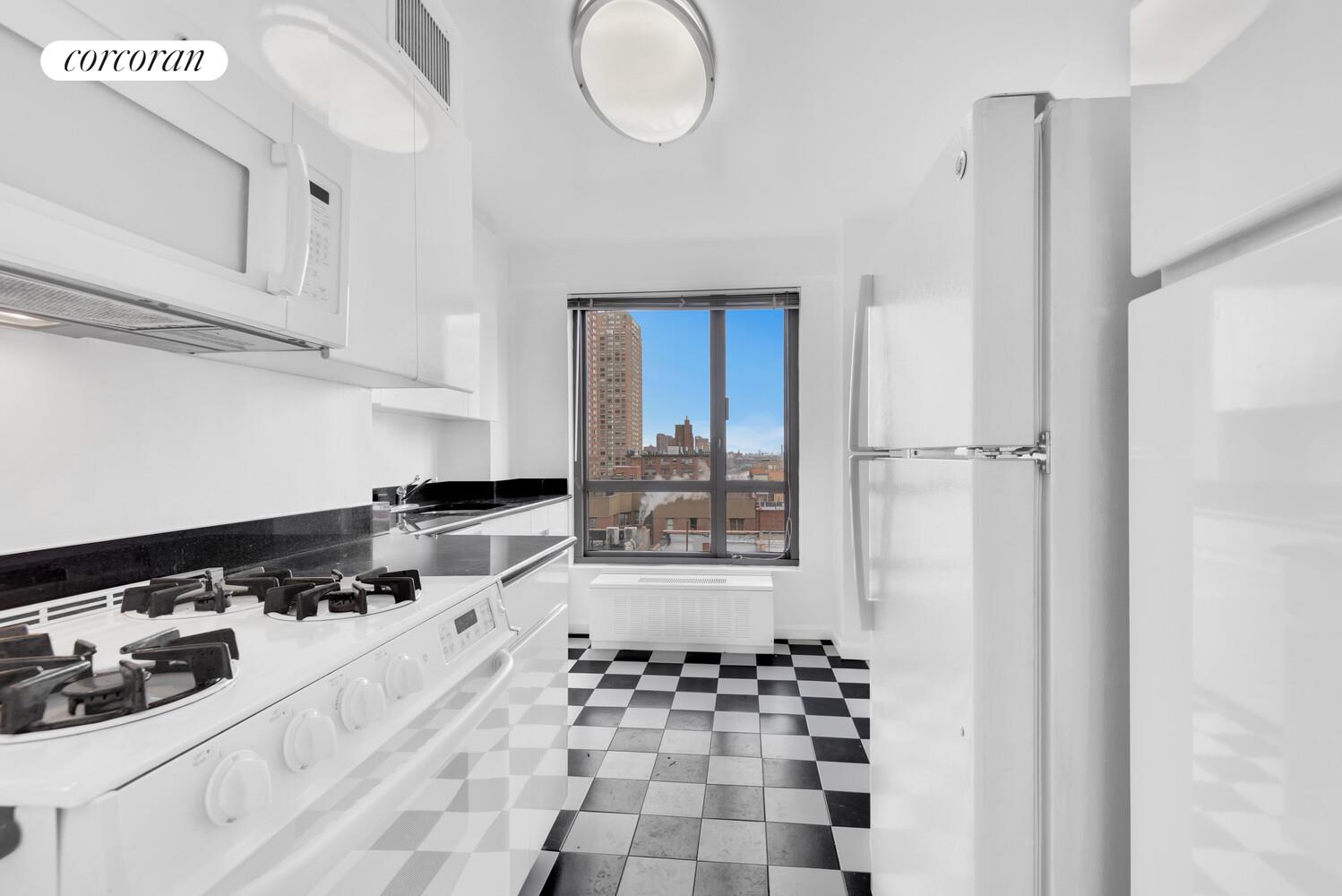 #7 photo, New York City, Yorkville , NY 10128