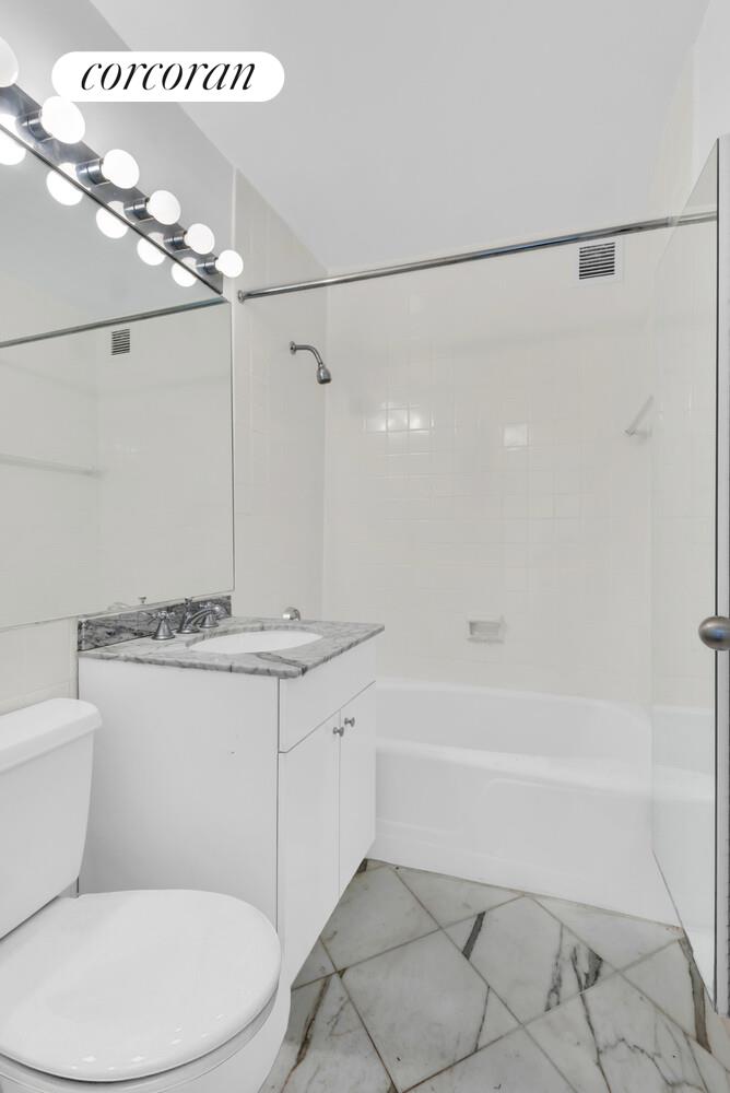 #9 photo, New York City, Yorkville , NY 10128